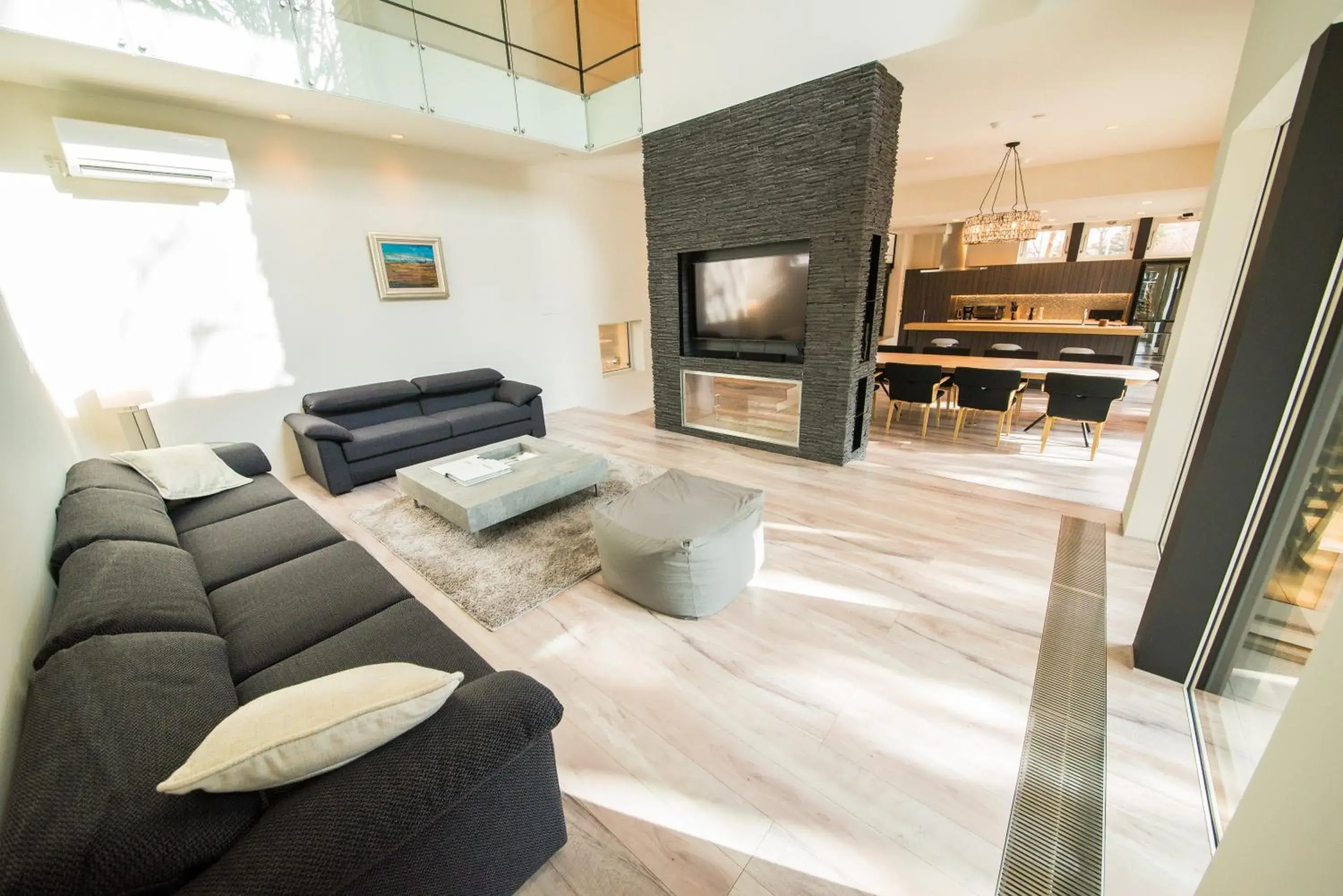 Three-Bedroom House in La Cachette Three-Bedroom House in La Cachette