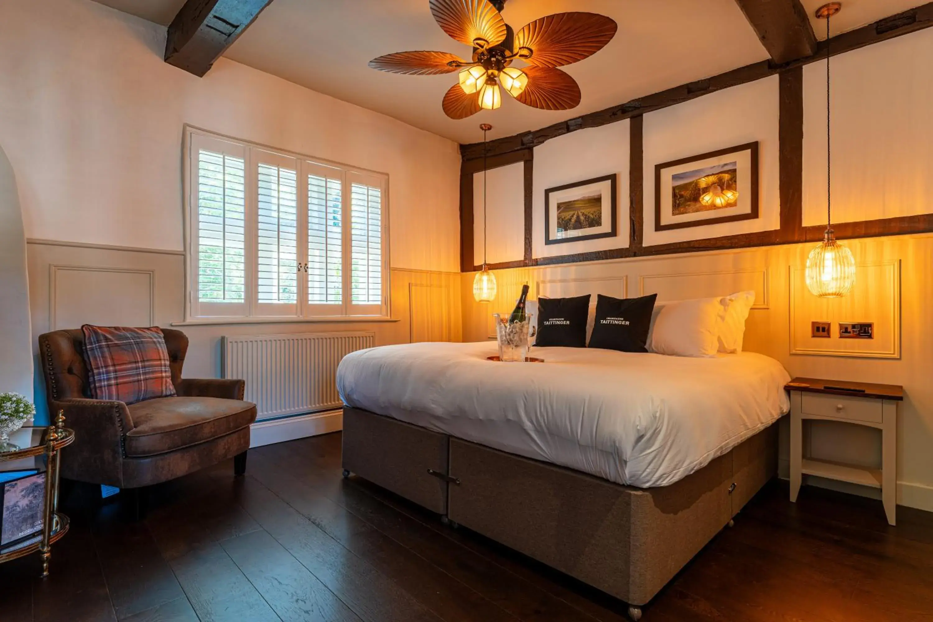 Superior Suite in Woolpack Inn Superior Suite in Woolpack Inn