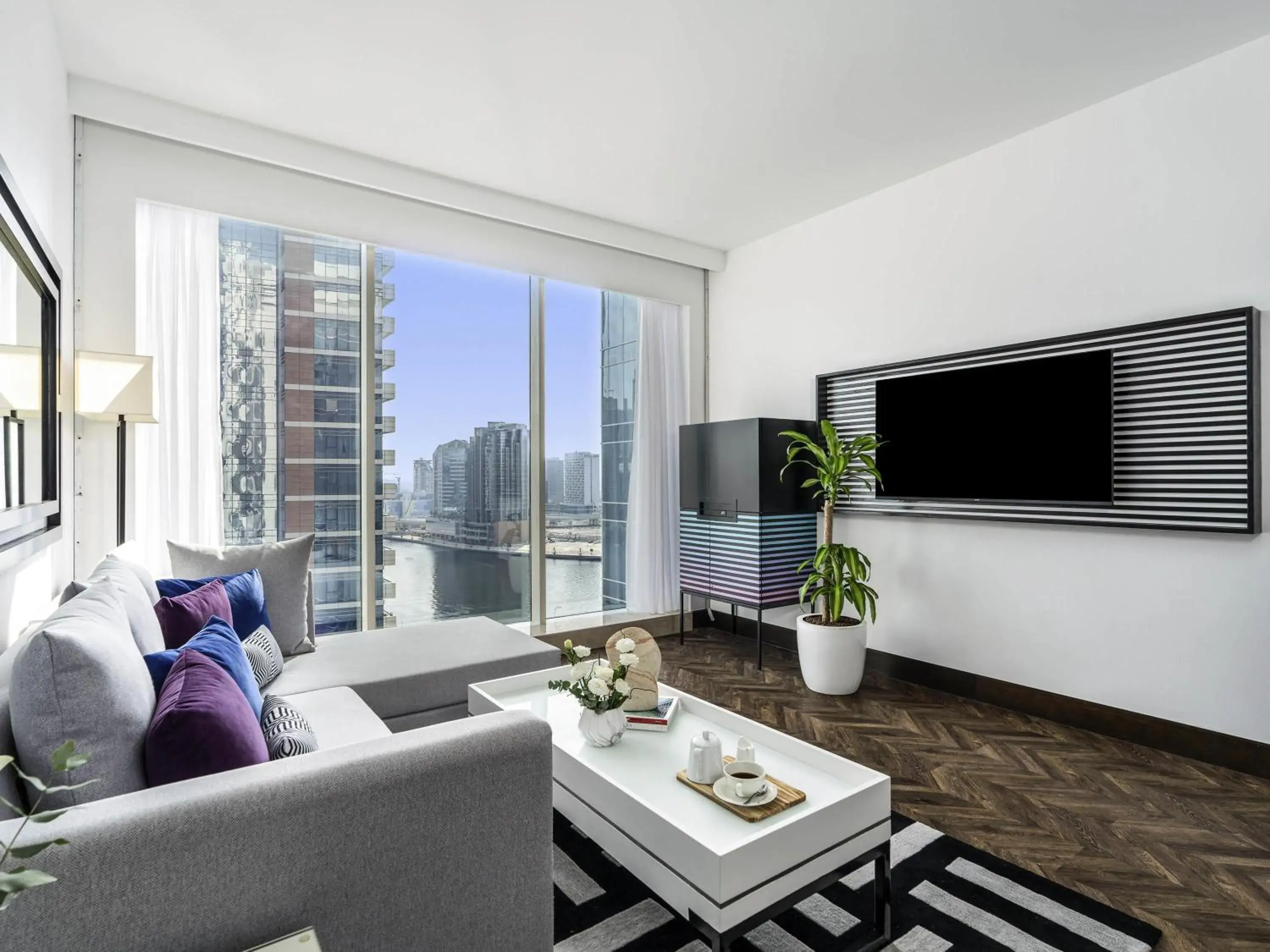 Deluxe Suite in Pullman Dubai Downtown Deluxe Suite in Pullman Dubai Downtown