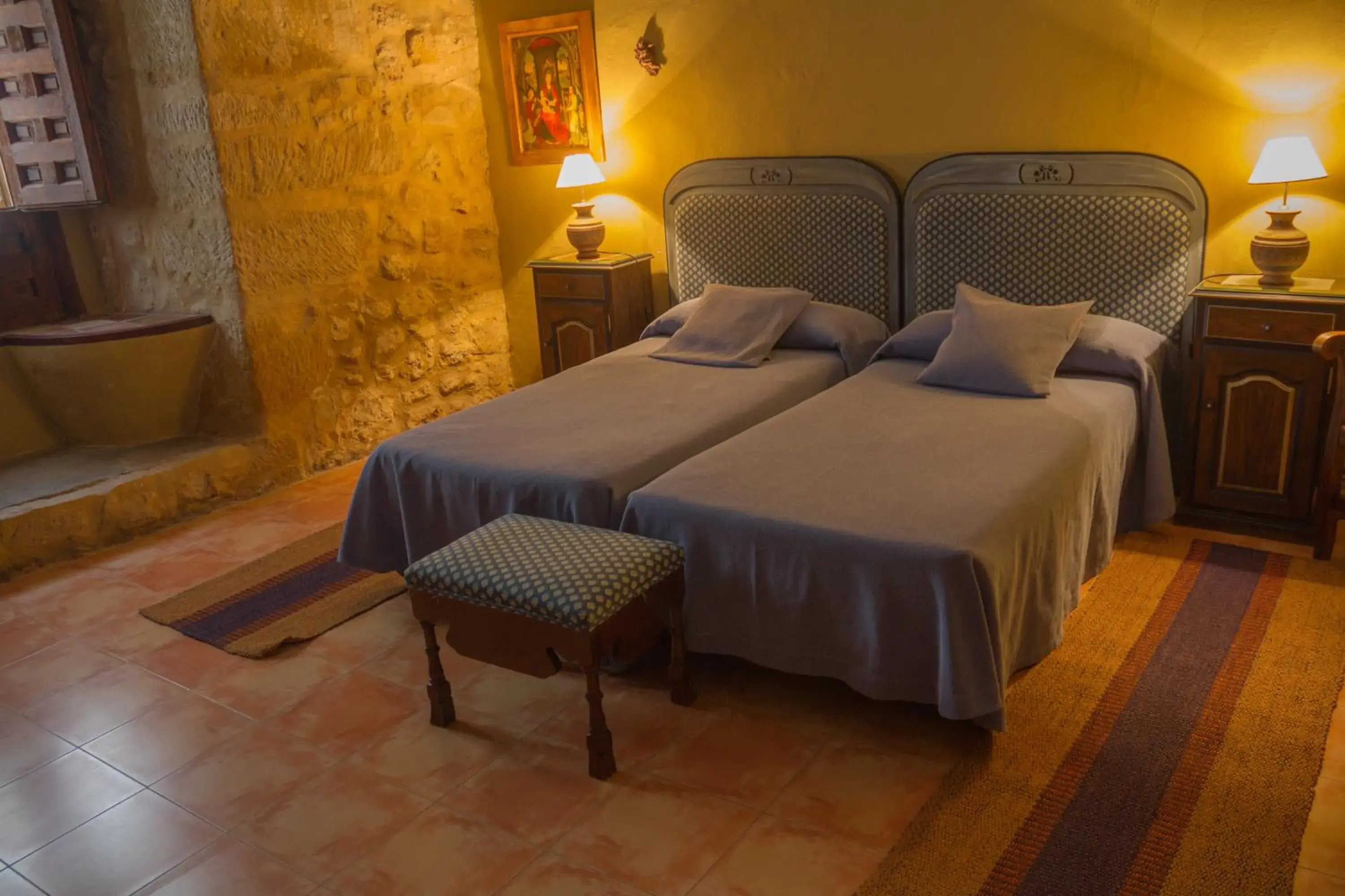 Superior Twin Room in Casa Palacio Conde de Garcinarro Superior Twin Room in Casa Palacio Conde de Garcinarro