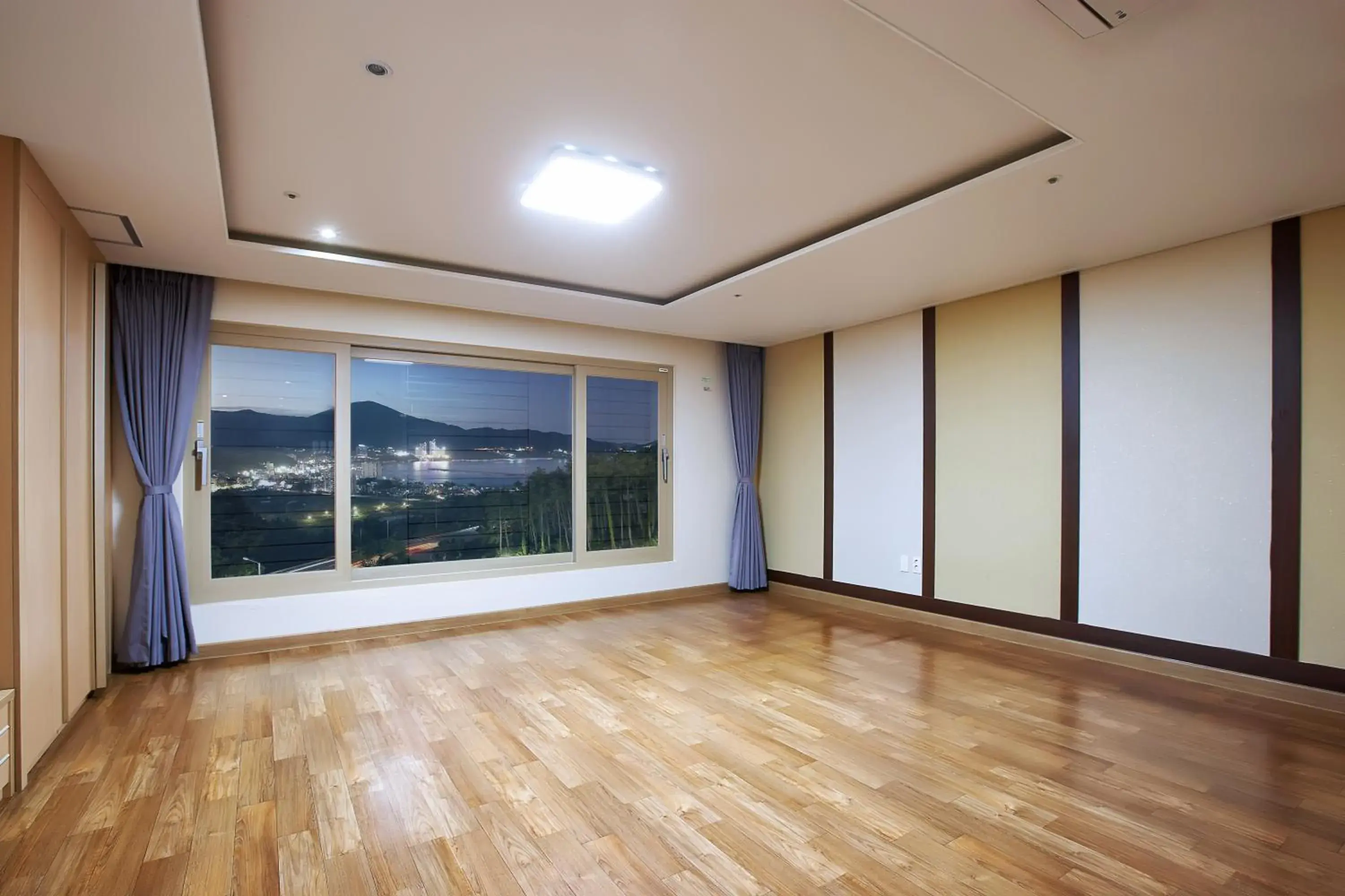 Standard Family Room in Dome Hotel Geoje Standard Family Room in Dome Hotel Geoje