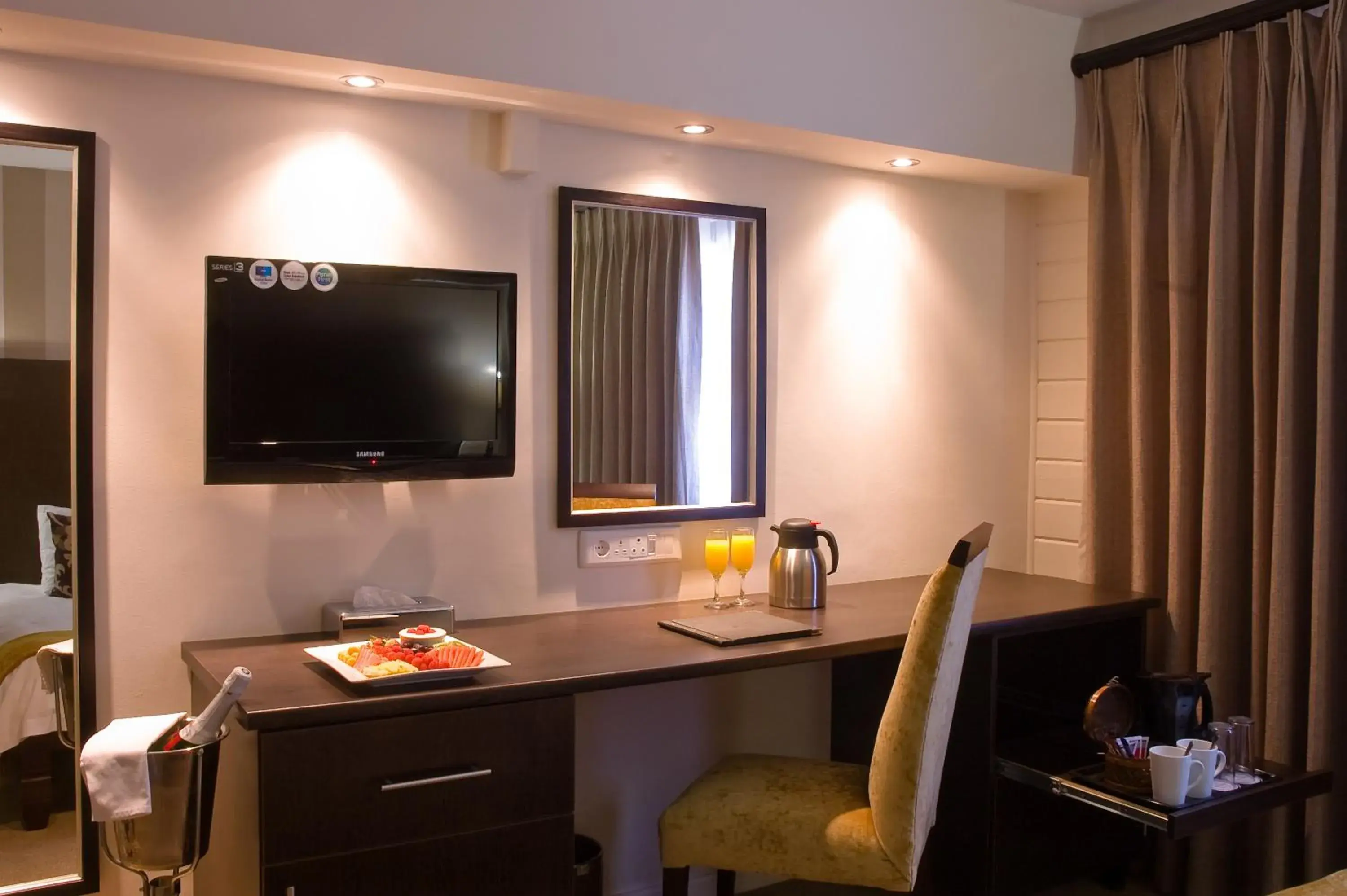 Standard Twin Room Non-Sea facing in The Kelway Hotel Standard Twin Room Non-Sea facing in The Kelway Hotel