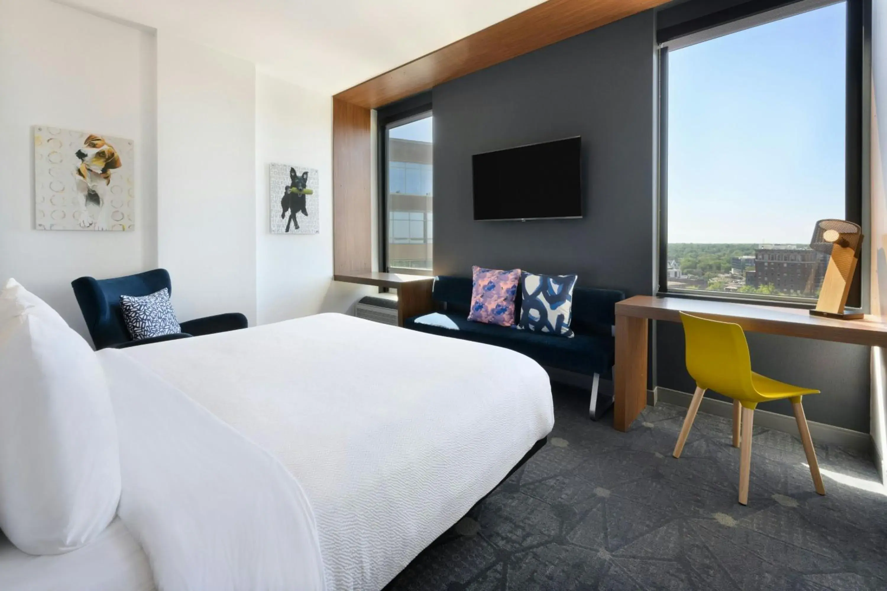 Traditional King Room - Hearing Accessible in Aloft Greenville Downtown Traditional King Room - Hearing Accessible in Aloft Greenville Downtown