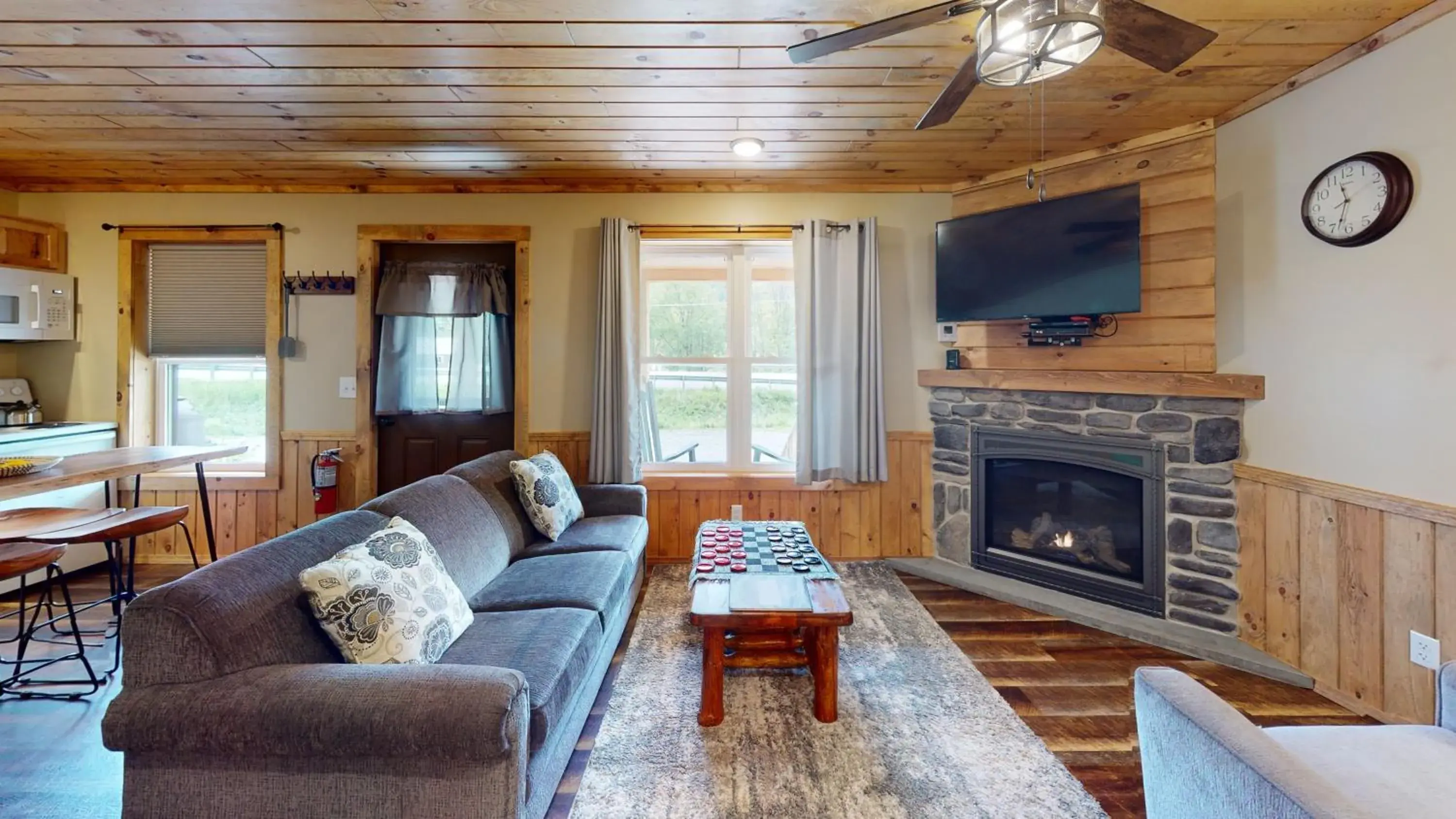 Double Room with Mountain View in Rough Cut Lodge Double Room with Mountain View in Rough Cut Lodge