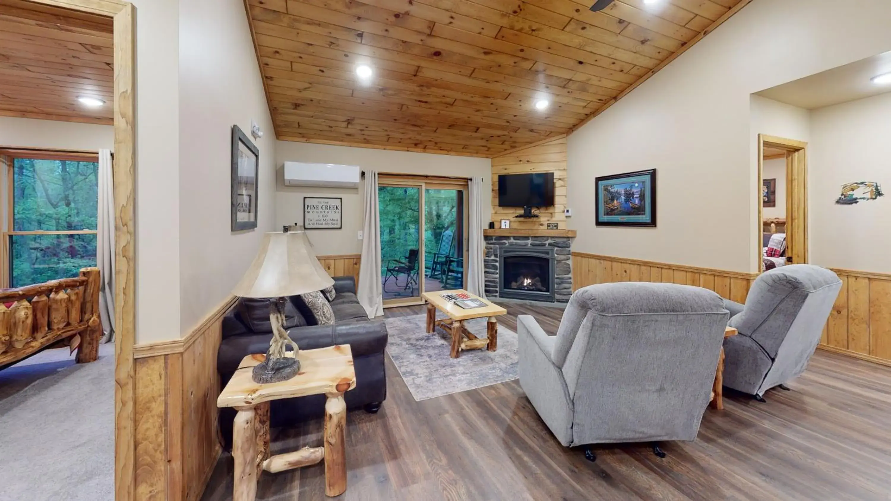 Four-Bedroom House in Rough Cut Lodge Four-Bedroom House in Rough Cut Lodge