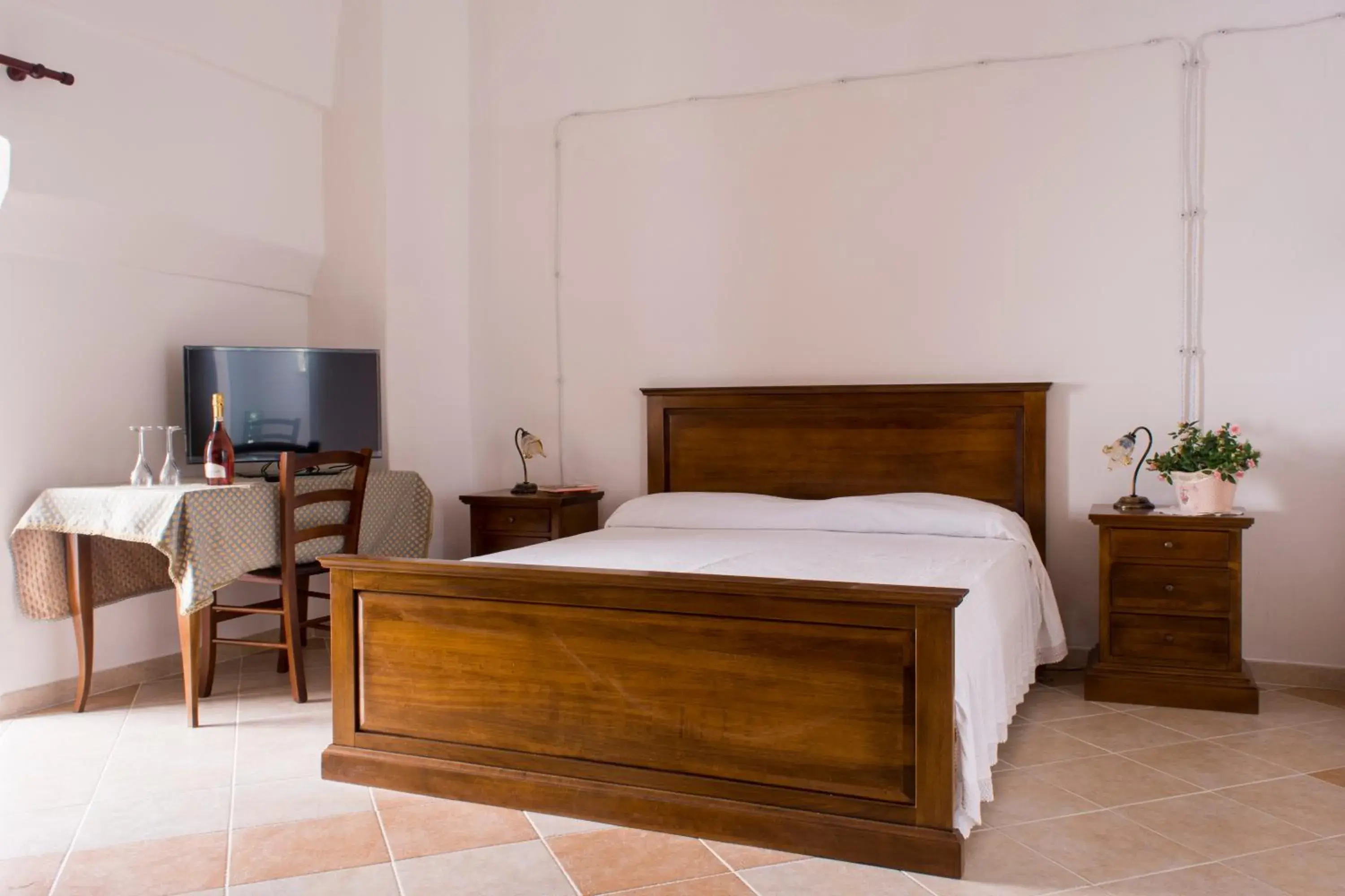 Quadruple Room with Private Bathroom in 100 Craste Quadruple Room with Private Bathroom in 100 Craste