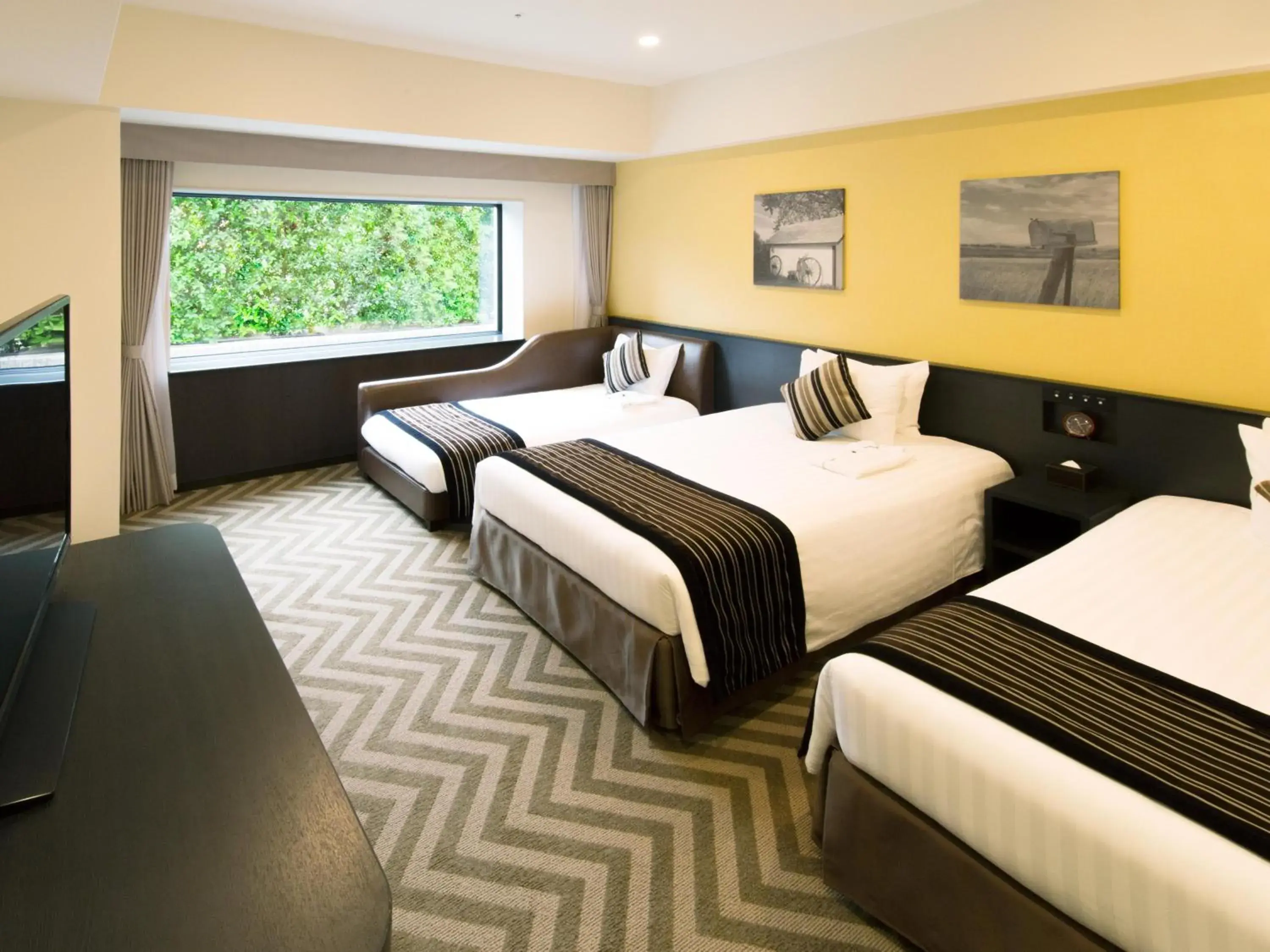 Standard Floor City View Triple Room in The Park Front Hotel at Universal Studios Japan Standard Floor City View Triple Room in The Park Front Hotel at Universal Studios Japan