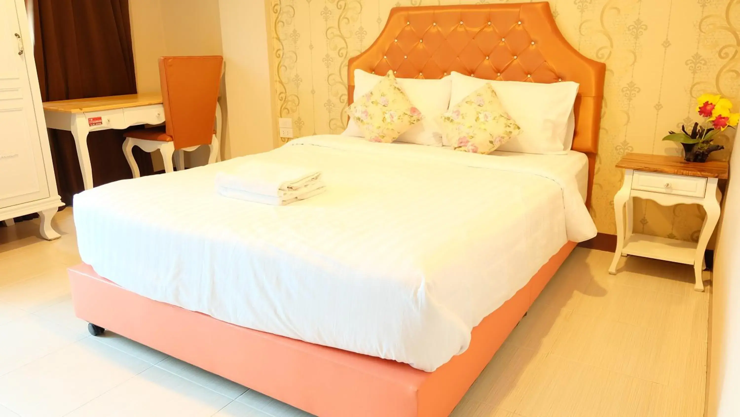 Budget Double Room in Kesorn Boutique Residence at 8 Riew Budget Double Room in Kesorn Boutique Residence at 8 Riew
