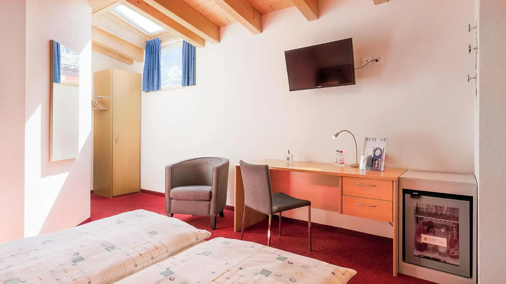 Attic Double Room in Hotel La Perla Attic Double Room in Hotel La Perla