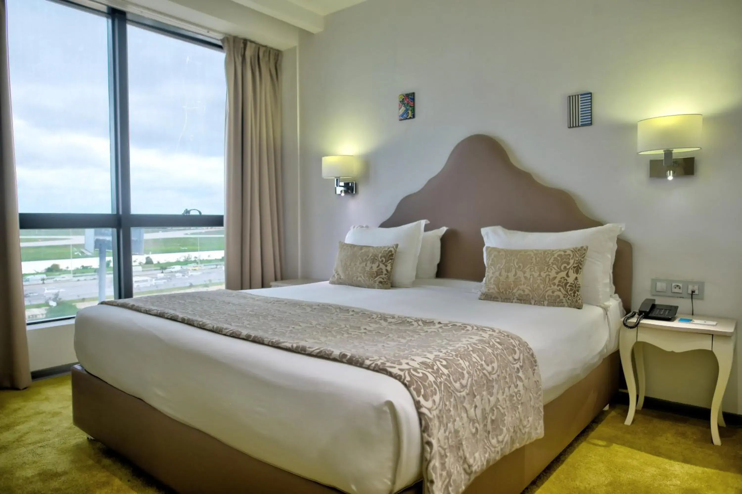 Superior Single Room in Hotel Lac Leman, LES BERGES DU LAC Superior Single Room in Hotel Lac Leman, LES BERGES DU LAC