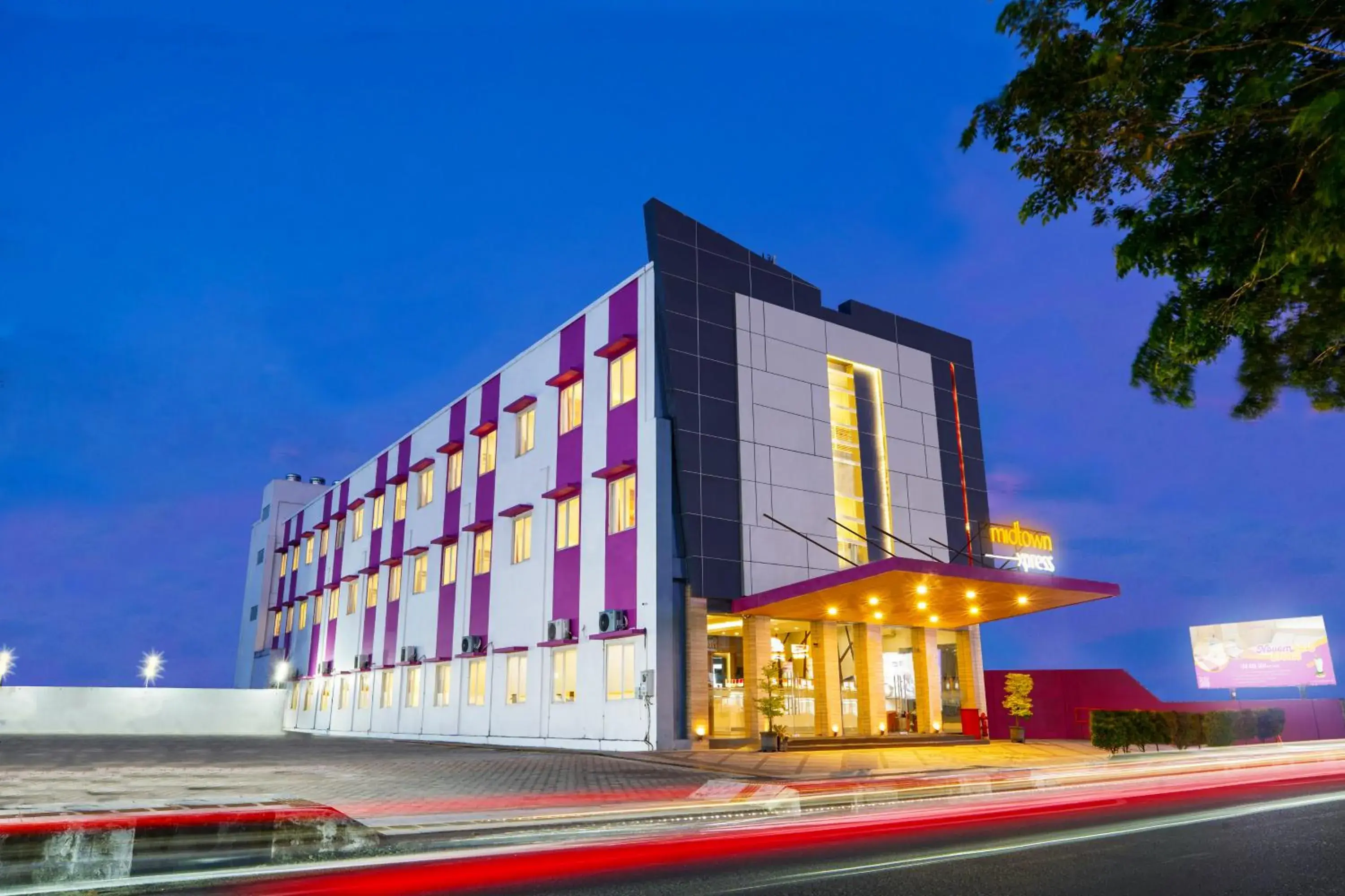 Midtown Xpress Sampit - Kalimantan Tengah Midtown Xpress Sampit - Kalimantan Tengah