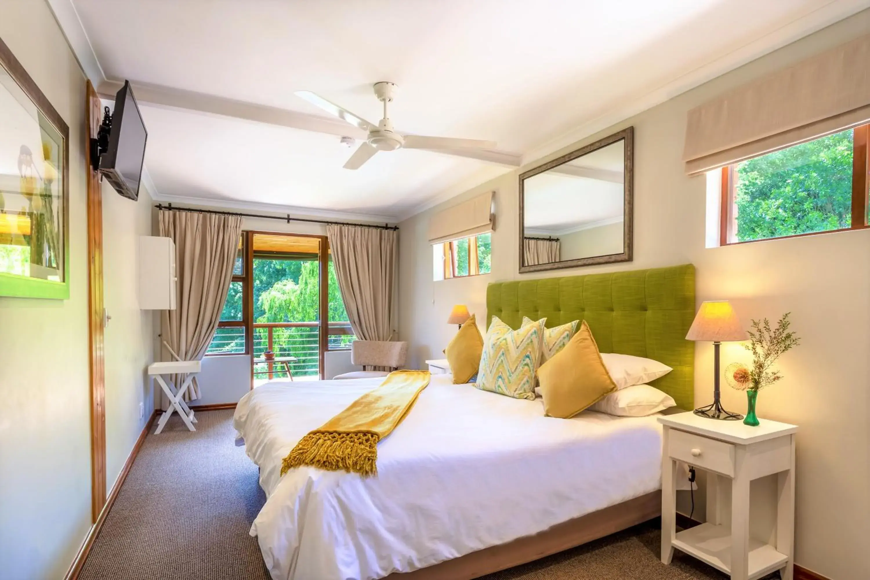 King Room with Balcony - single occupancy in Pumula Lodge 4 Star Guesthouse Knysna King Room with Balcony - single occupancy in Pumula Lodge 4 Star Guesthouse Knysna