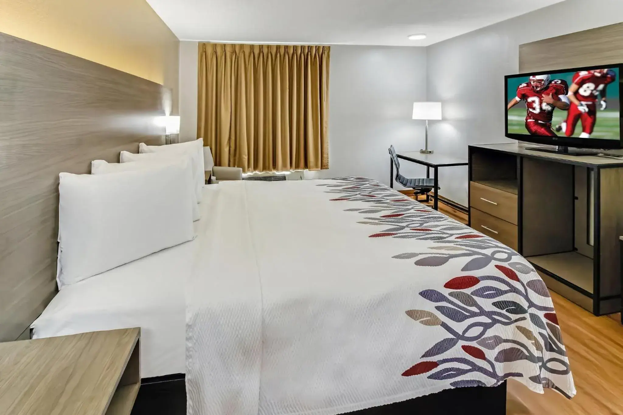 Standard King Room Disability Access Non-Smoking in Red Roof Inn Springfield, OH Standard King Room Disability Access Non-Smoking in Red Roof Inn Springfield, OH