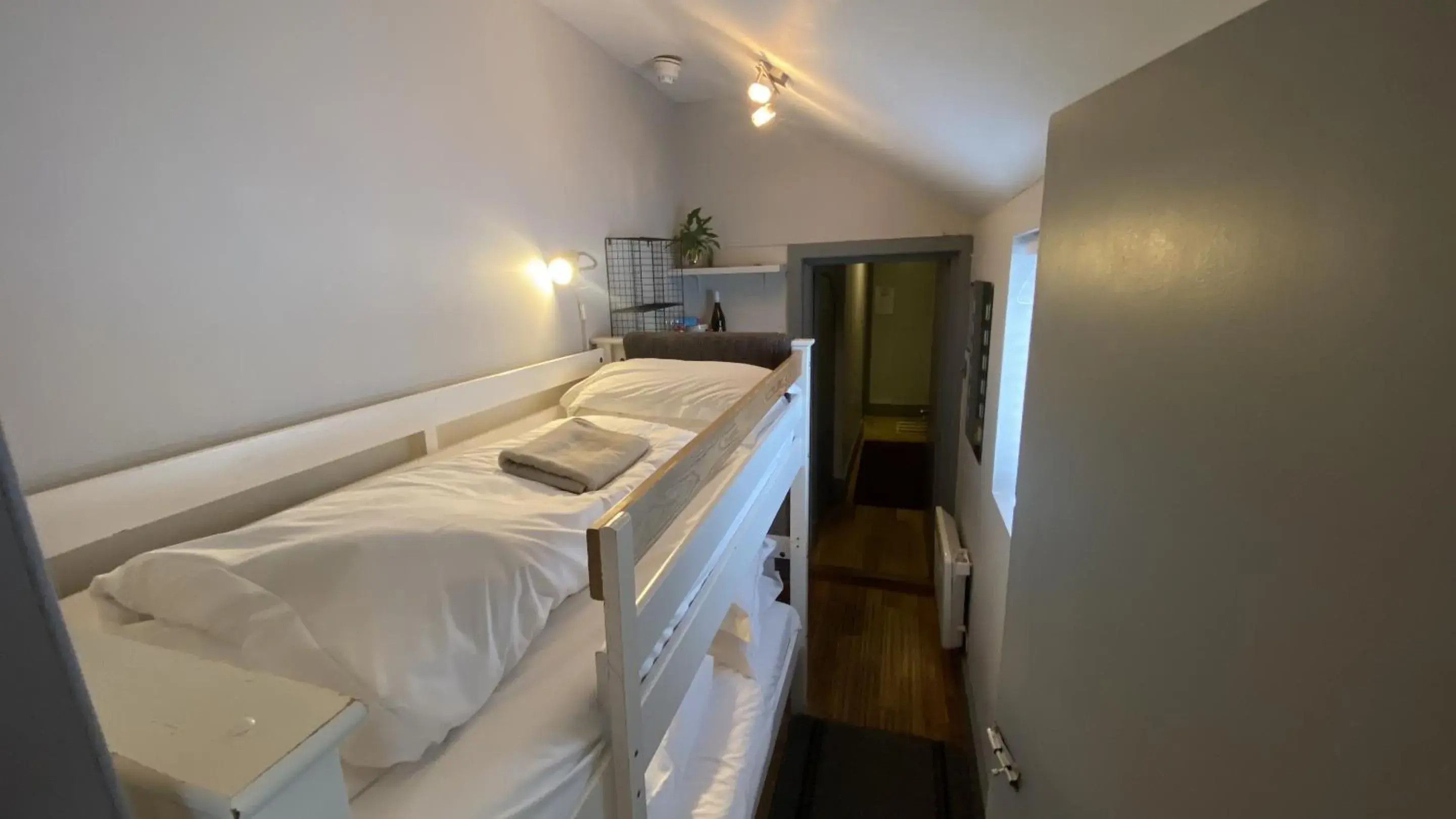 Twin Bunk Beds- Compact Room in EI8HT Brighton Guest Accommodation Twin Bunk Beds- Compact Room in EI8HT Brighton Guest Accommodation