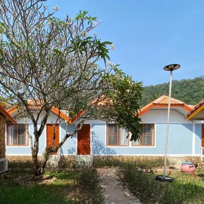 Family Bungalow in Koh Chang Resort Family Bungalow in Koh Chang Resort