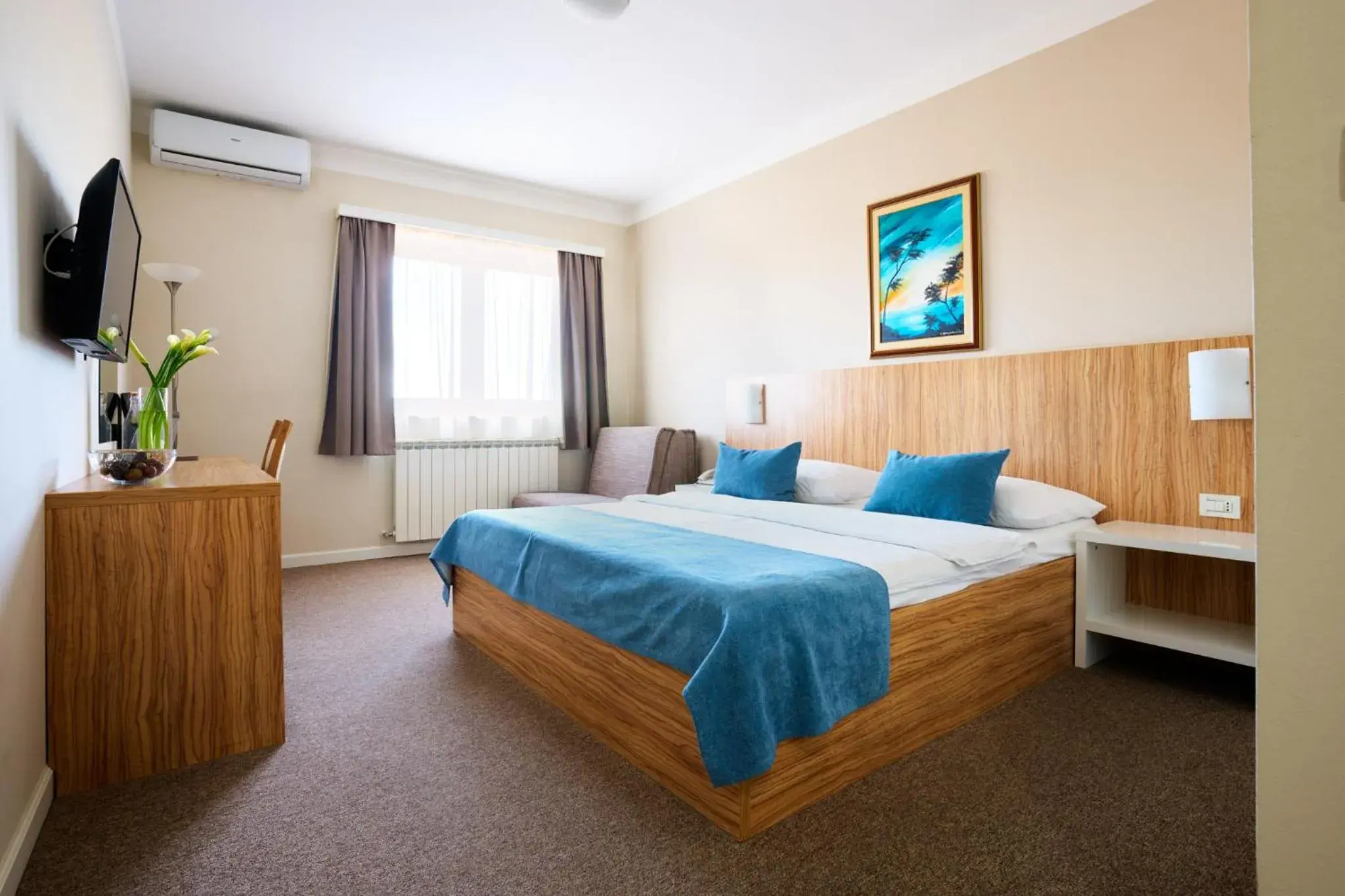 King Suite with Spa Bath in Hotel Phoenix King Suite with Spa Bath in Hotel Phoenix