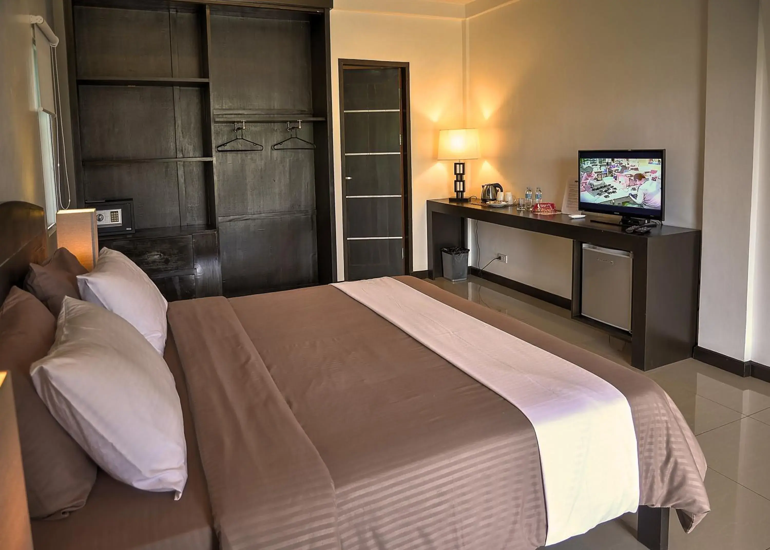 Superior King Room in Alona Royal Palm Resort Superior King Room in Alona Royal Palm Resort