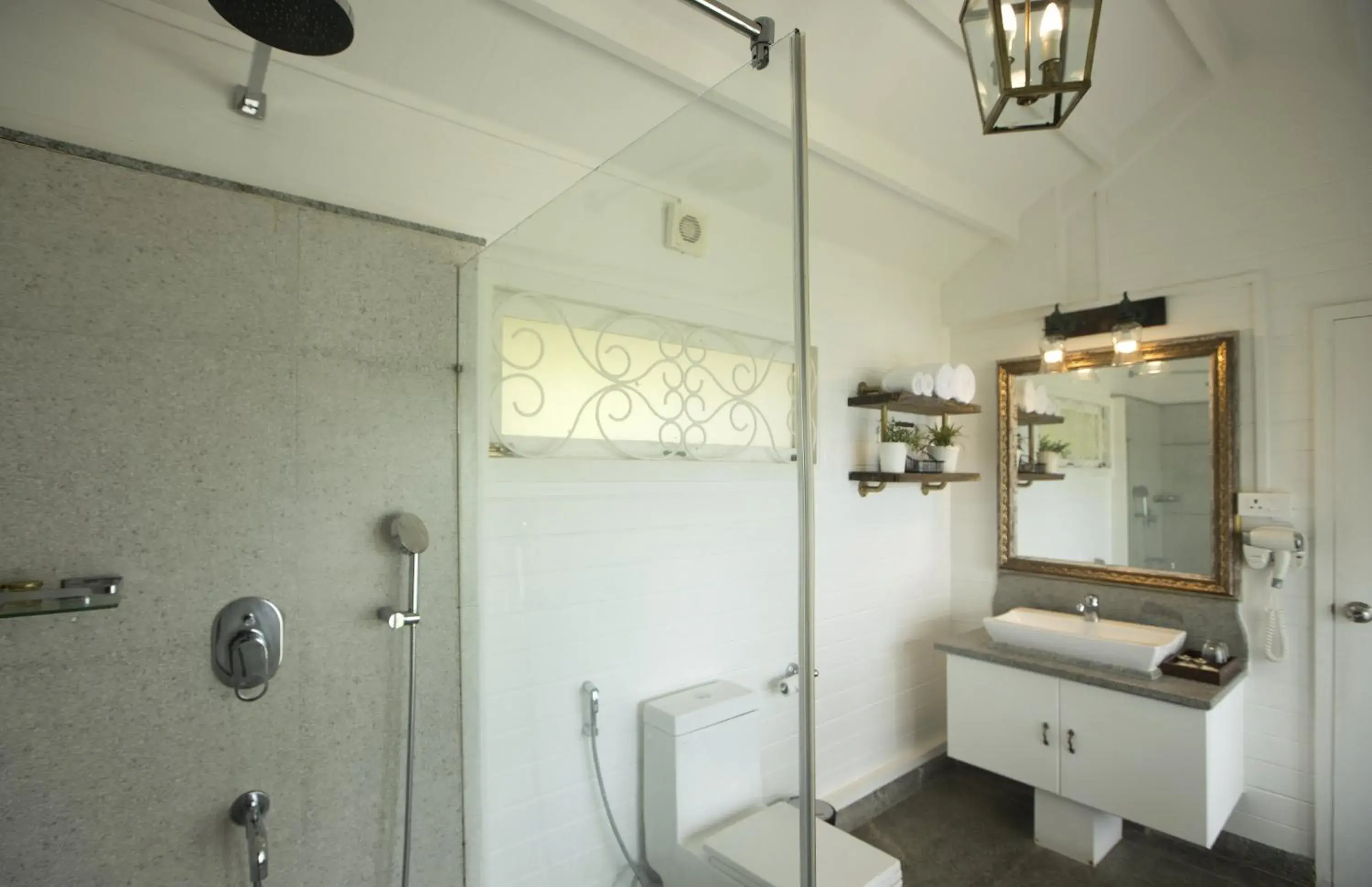 Wooden Cottage in Hills & Hues Wooden Cottage in Hills & Hues