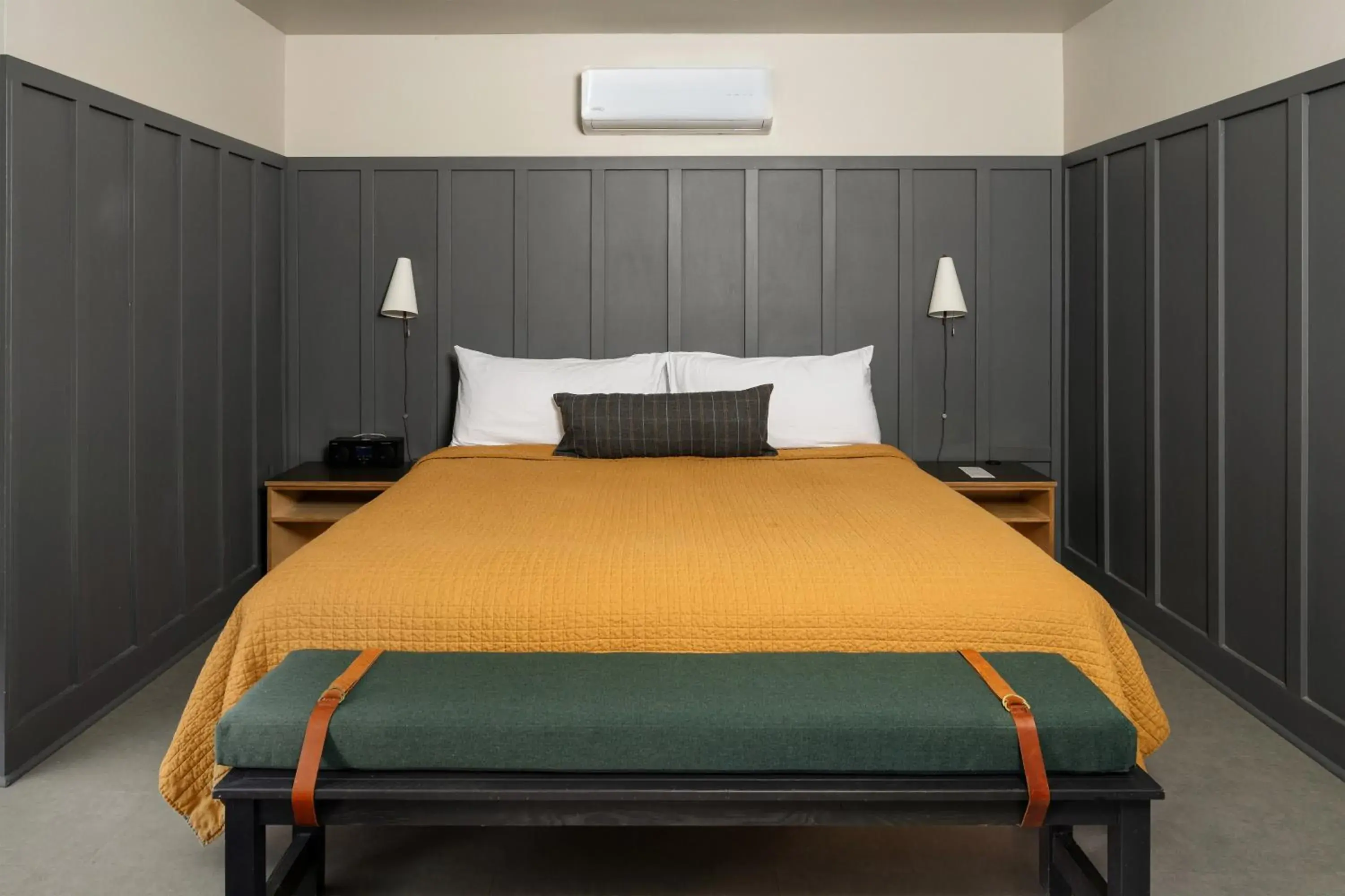 King Suite in The Coachman Hotel King Suite in The Coachman Hotel