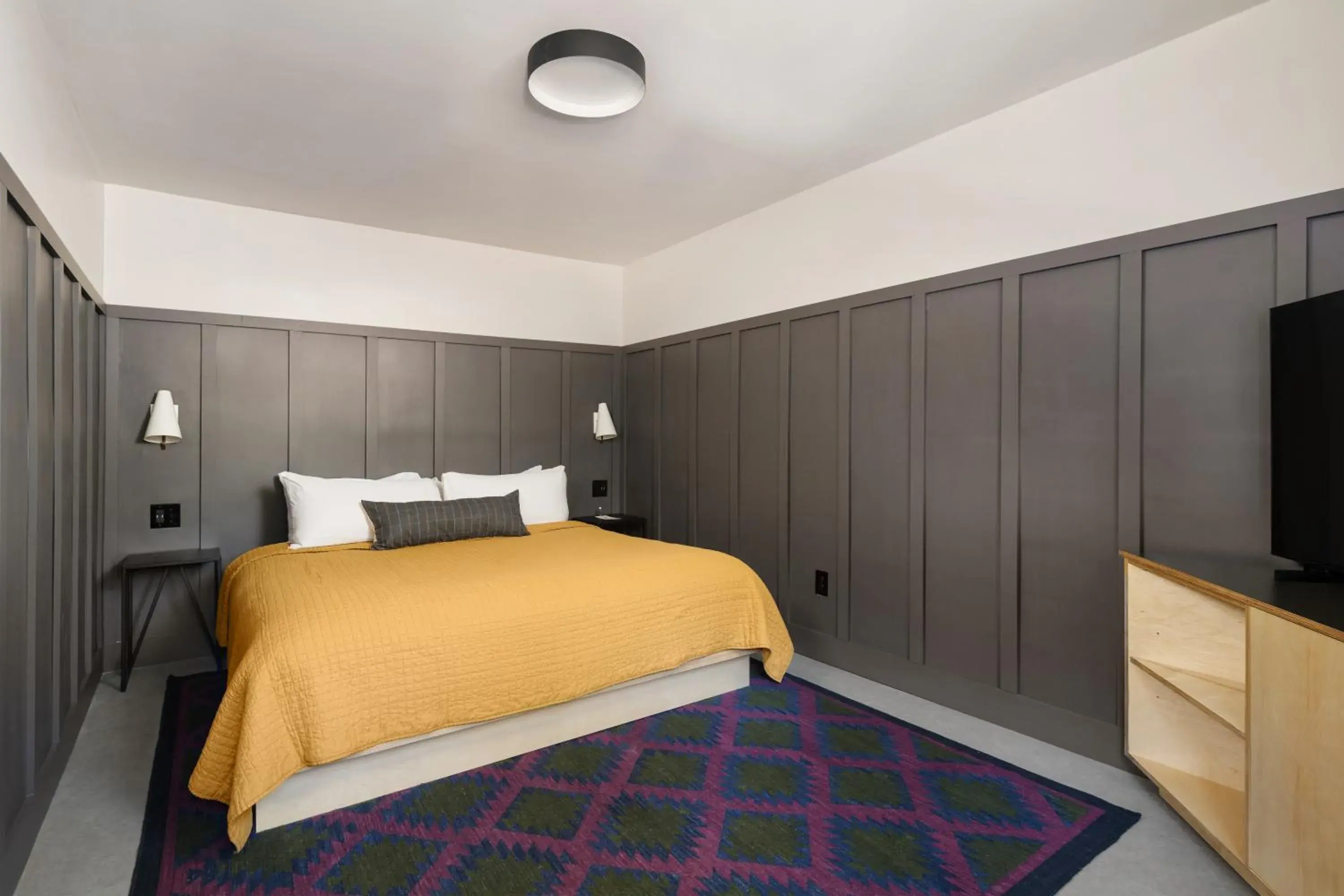 One-Bedroom Suite in The Coachman Hotel One-Bedroom Suite in The Coachman Hotel