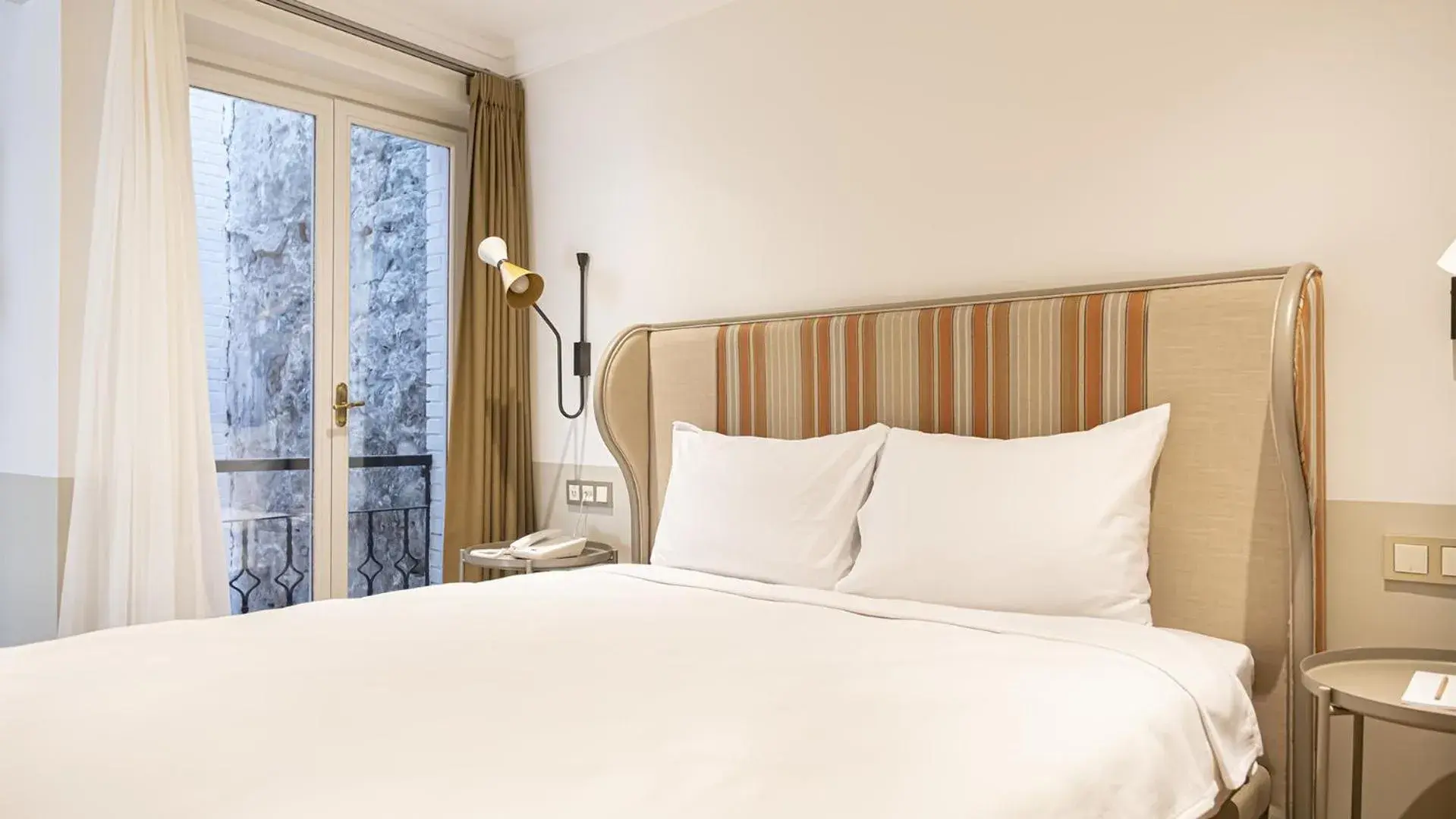 Junior Suite with Balcony and Sea View in Ishak Pasa Palace by Joyway Hotels Junior Suite with Balcony and Sea View in Ishak Pasa Palace by Joyway Hotels