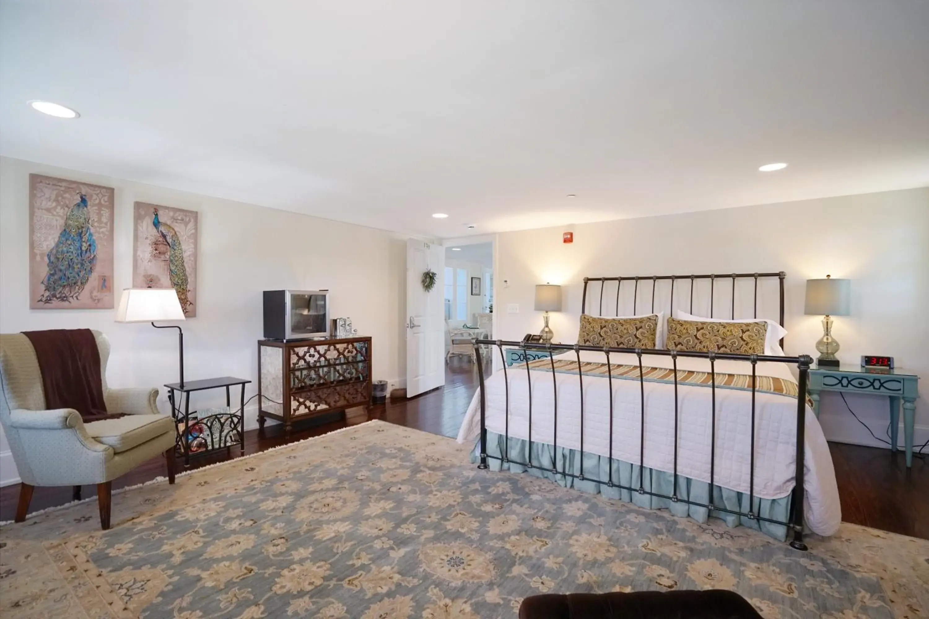 King Room - Disability Access in Inn at Evergreen King Room - Disability Access in Inn at Evergreen