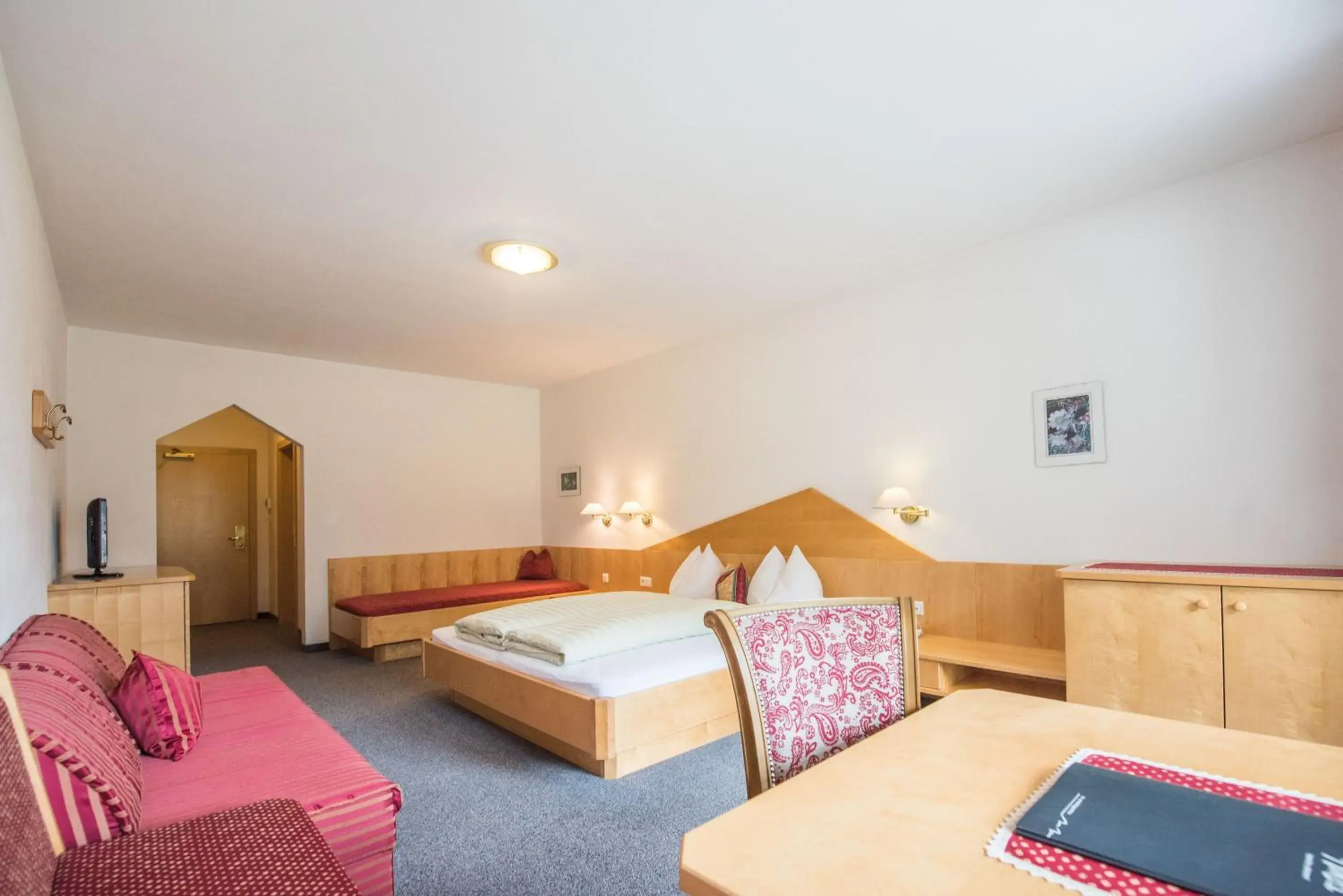 Superior Double Room in Hotel Fronza - your hike & mountain home Superior Double Room in Hotel Fronza - your hike & mountain home