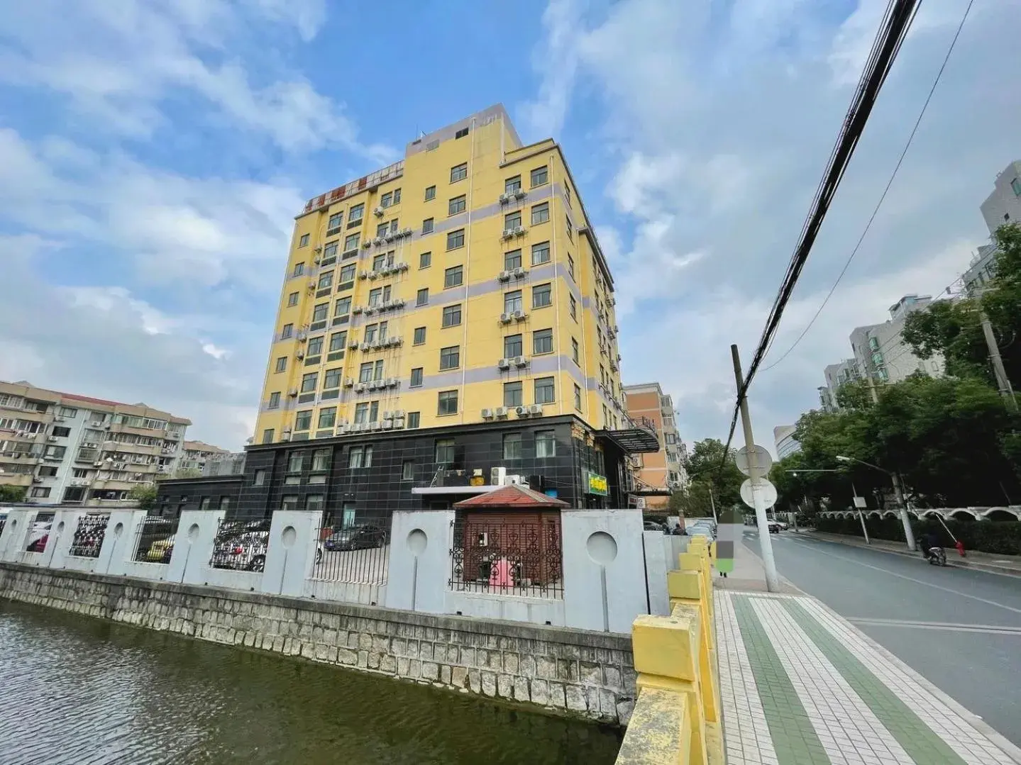 Home Inn Shanghai Hongqiao Airport World Trade Conference and Exhibition Centre Home Inn Shanghai Hongqiao Airport World Trade Conference and Exhibition Centre