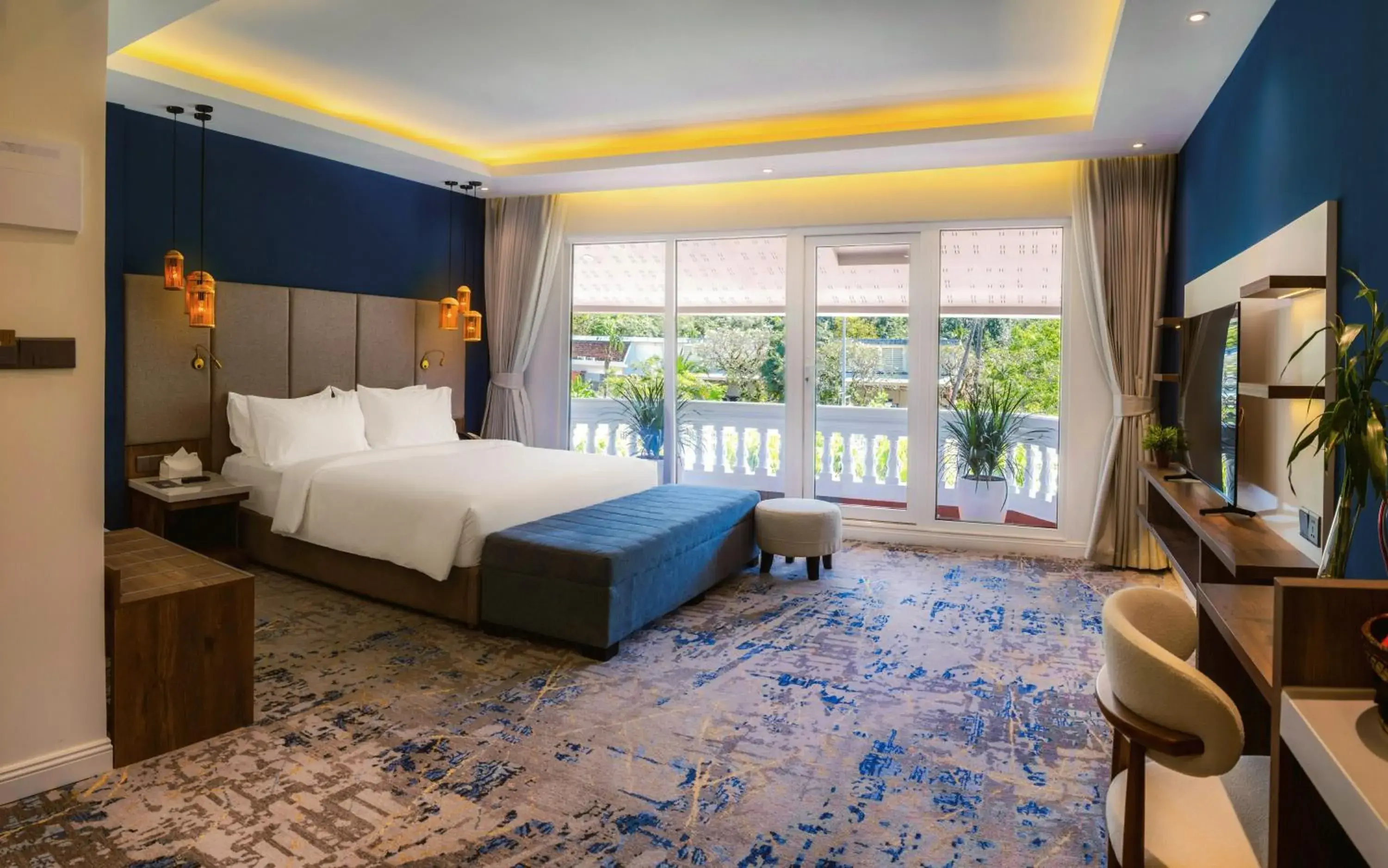 Junior Suite Beachfront in Queenco Hotel & Casino Junior Suite Beachfront in Queenco Hotel & Casino