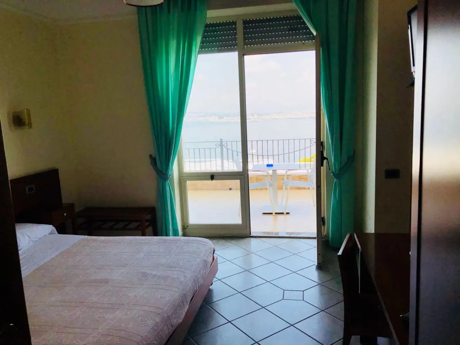Double Room with Balcony and Sea View in Hotel Elisabetta Double Room with Balcony and Sea View in Hotel Elisabetta