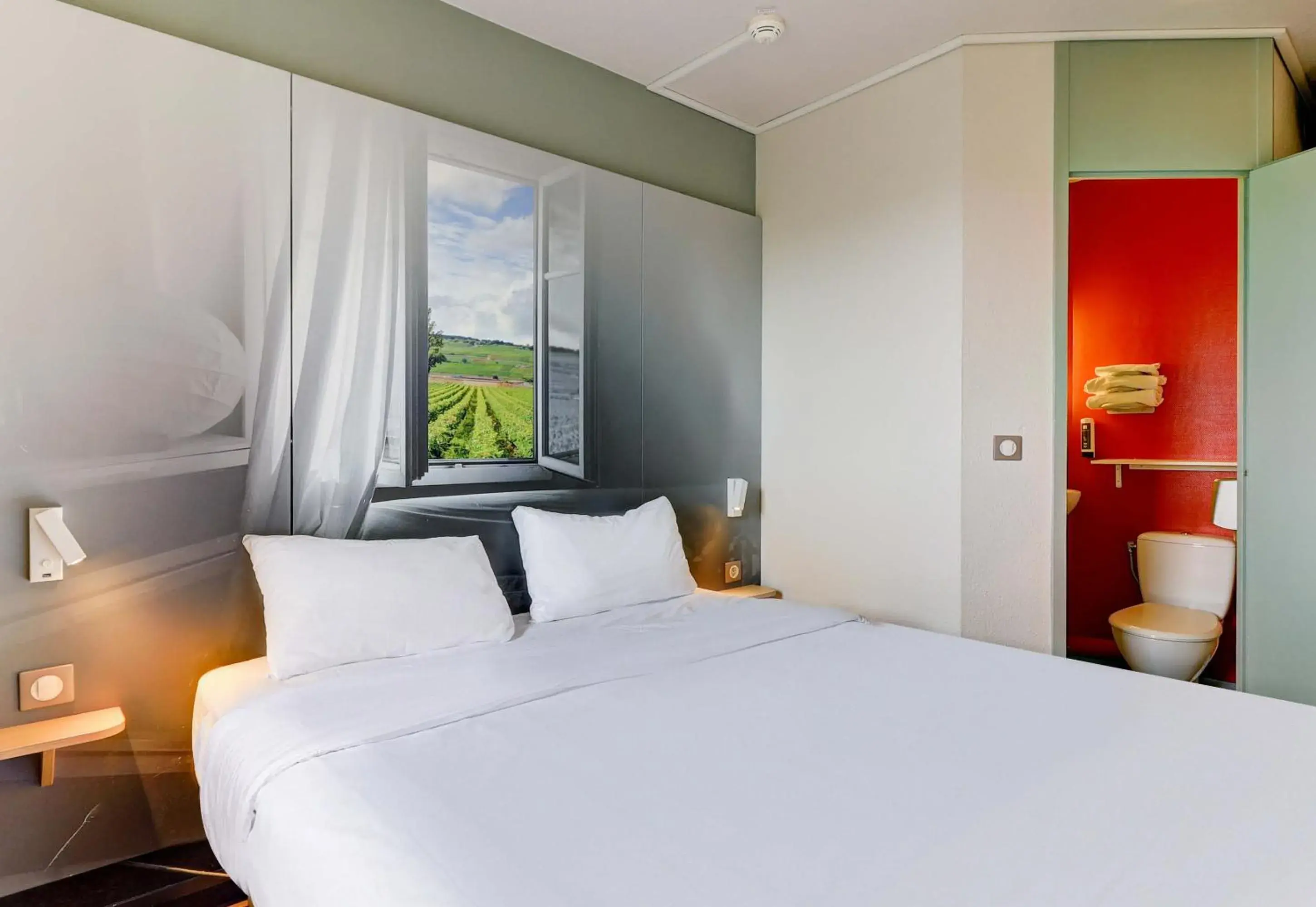 Double Room in B&B HOTEL Beaune Sud 2 Double Room in B&B HOTEL Beaune Sud 2