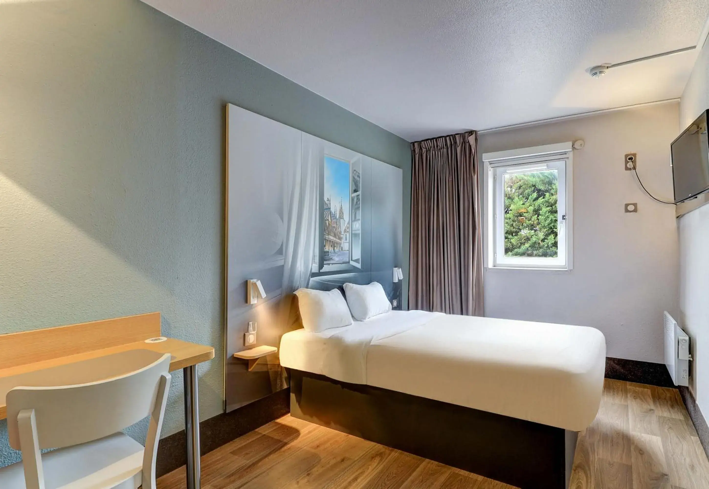 Double Room - Disability Access in B&B HOTEL Beaune Sud 2 Double Room - Disability Access in B&B HOTEL Beaune Sud 2