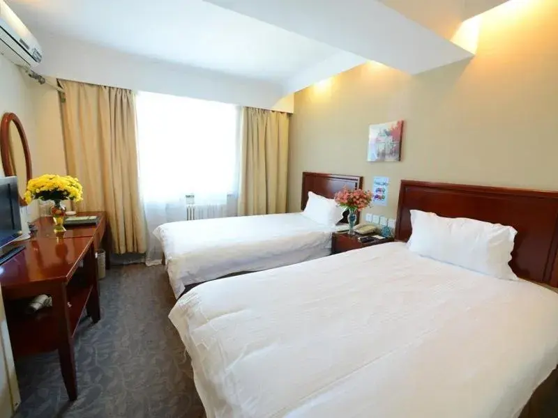 Bed in GreenTree Inn Jiangsu Lianyungang Guannan West Renmin Road Express Hotel Bed in GreenTree Inn Jiangsu Lianyungang Guannan West Renmin Road Express Hotel
