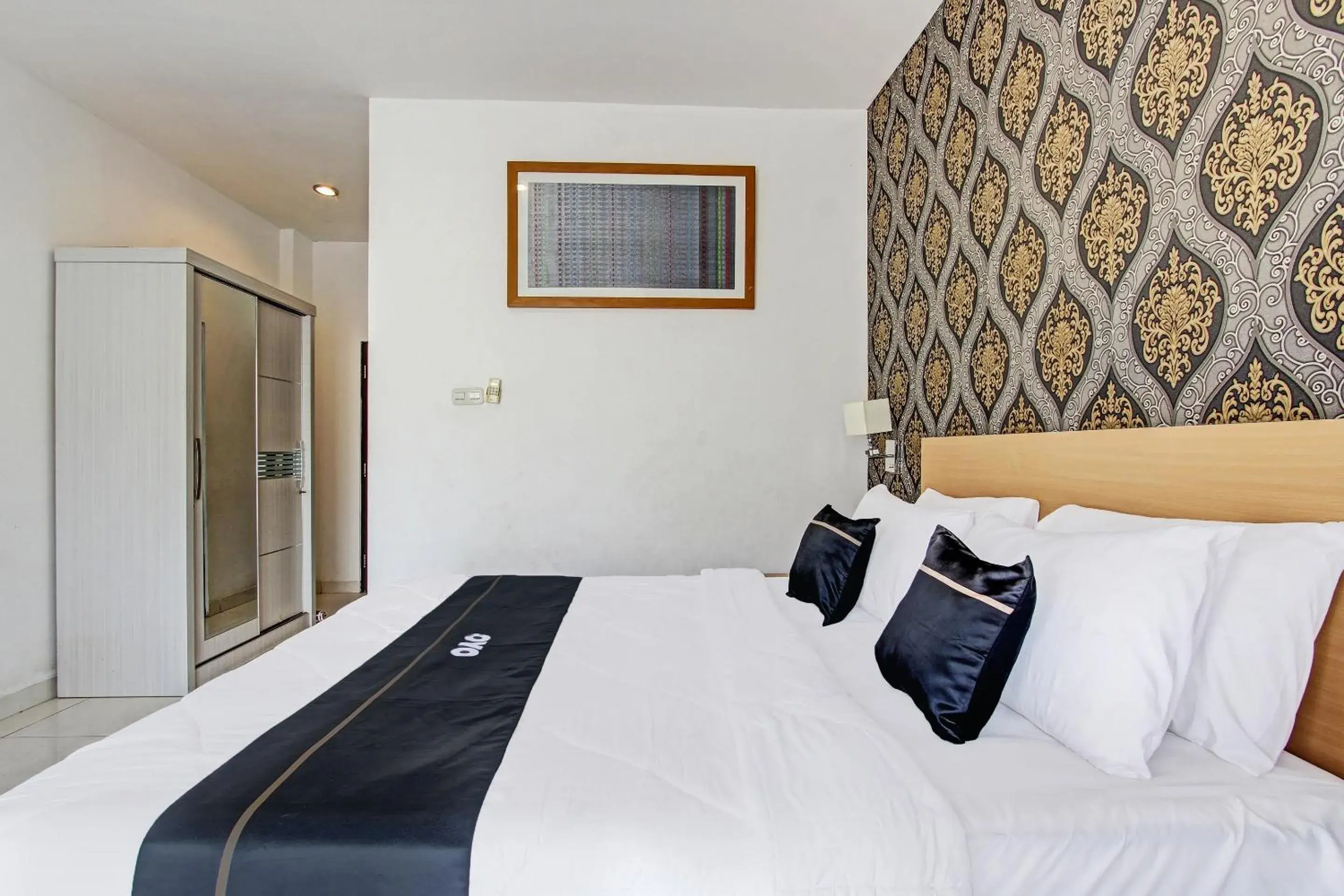 Deluxe Suite in Collection O Hotel By Orchid Deluxe Suite in Collection O Hotel By Orchid