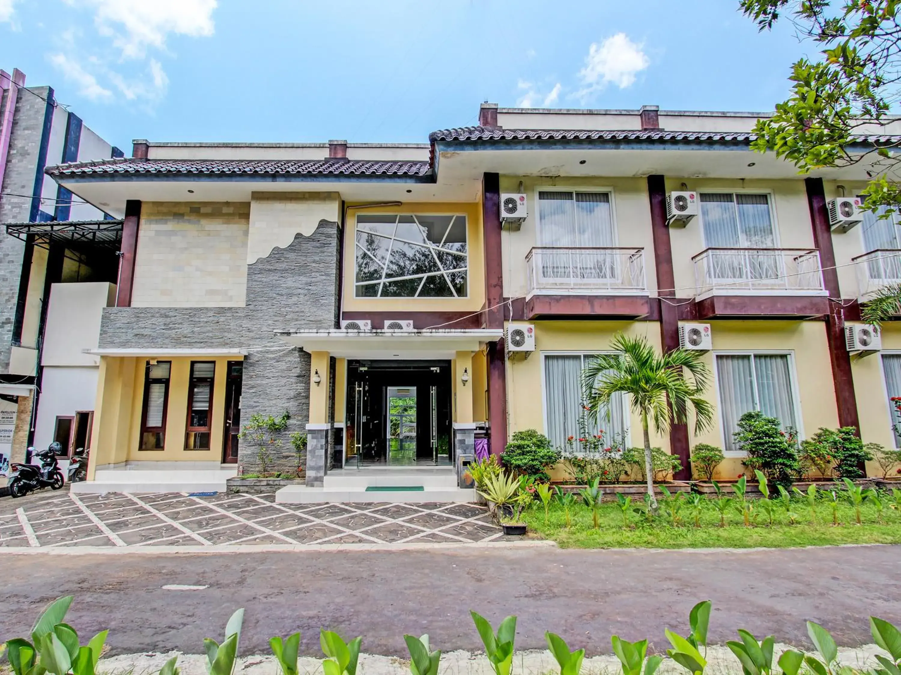 Property building in Collection O Hotel By Orchid Property building in Collection O Hotel By Orchid