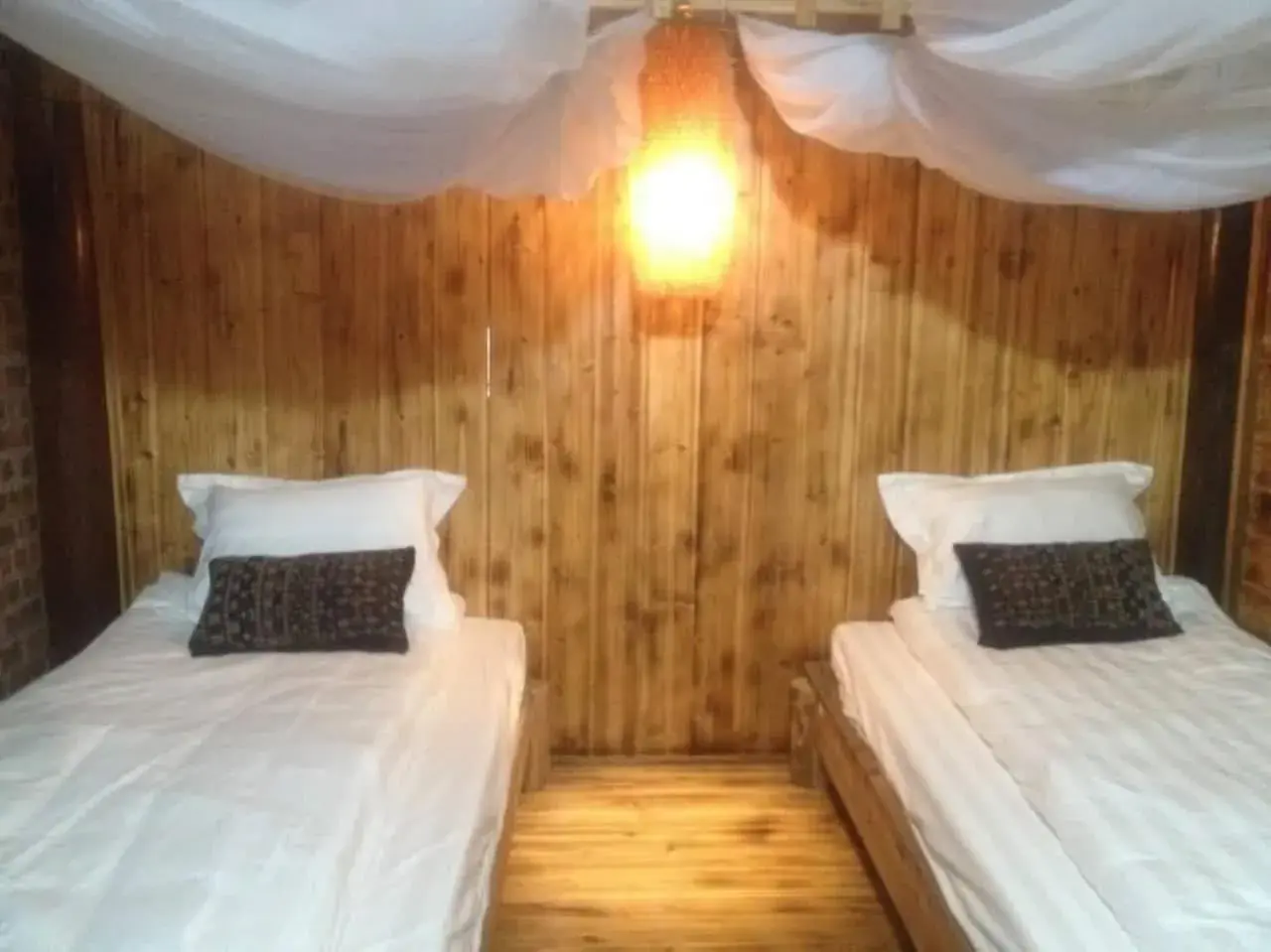 Double Room - single occupancy in Luckydaisy Buffalo House Double Room - single occupancy in Luckydaisy Buffalo House