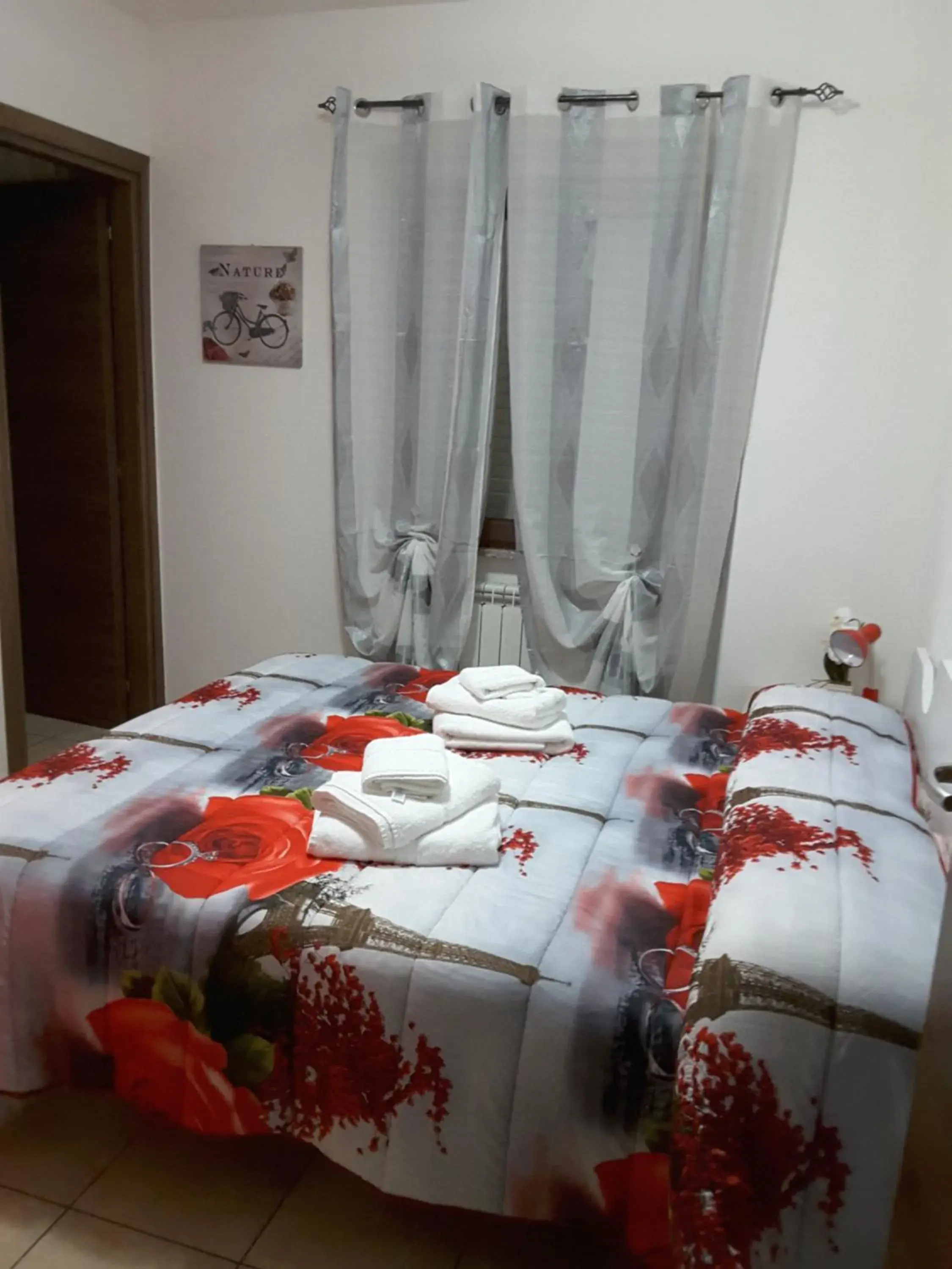 Double or Twin Room with Bathroom - single occupancy in Desulo - B&B Perla Del Gennargentu Double or Twin Room with Bathroom - single occupancy in Desulo - B&B Perla Del Gennargentu