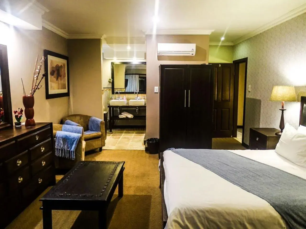 Luxury Suite in Fairways Hotel Luxury Suite in Fairways Hotel