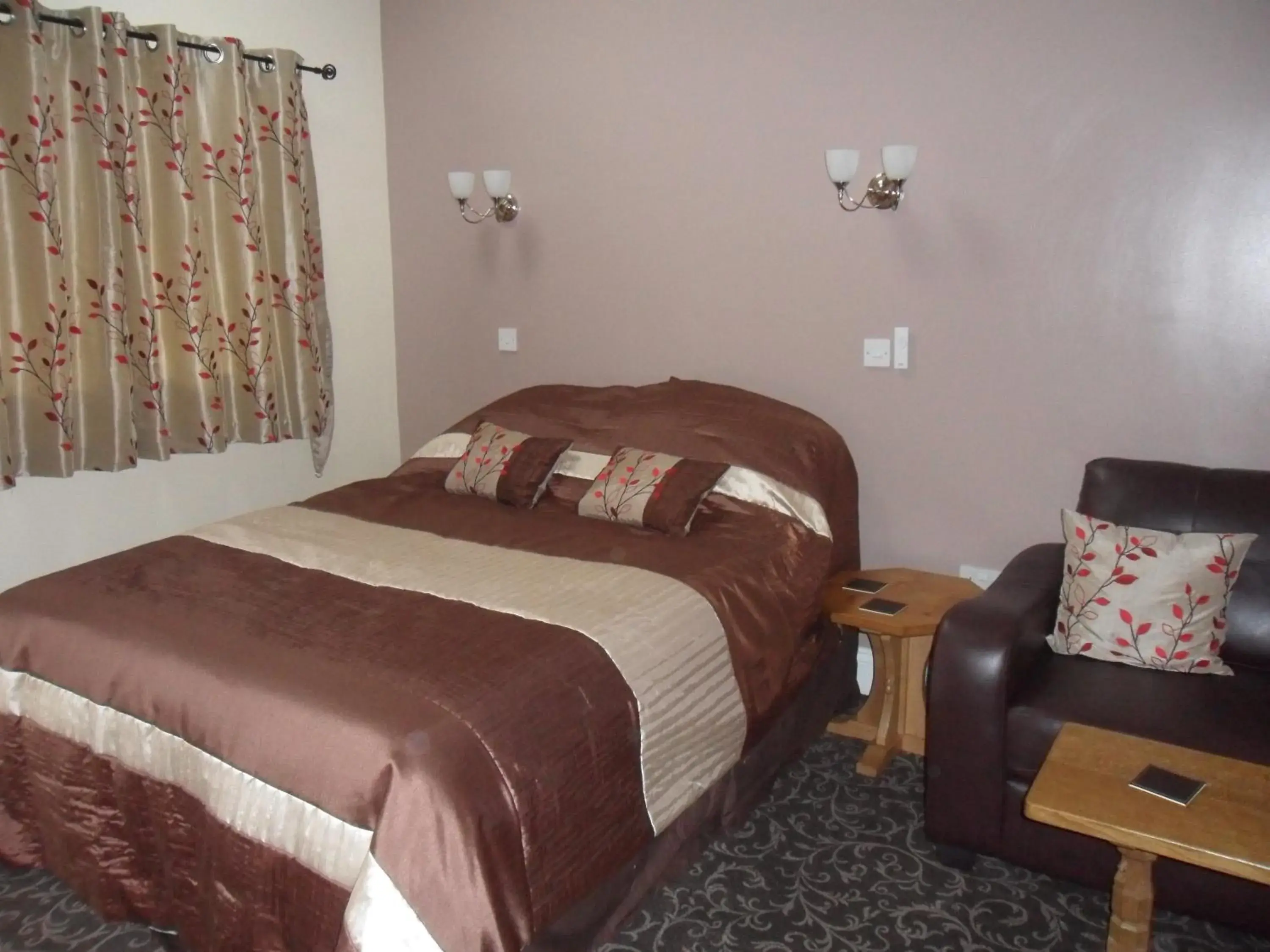 King Ensuite - single occupancy in Old Oak Tree King Ensuite - single occupancy in Old Oak Tree