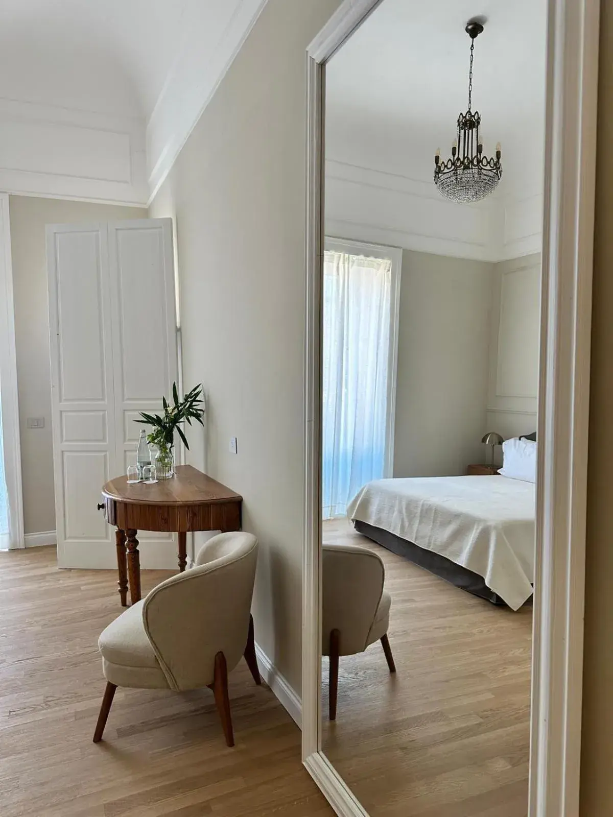 Deluxe Double Room with Side Sea View in Villa Mabel Boutique Hotel Deluxe Double Room with Side Sea View in Villa Mabel Boutique Hotel