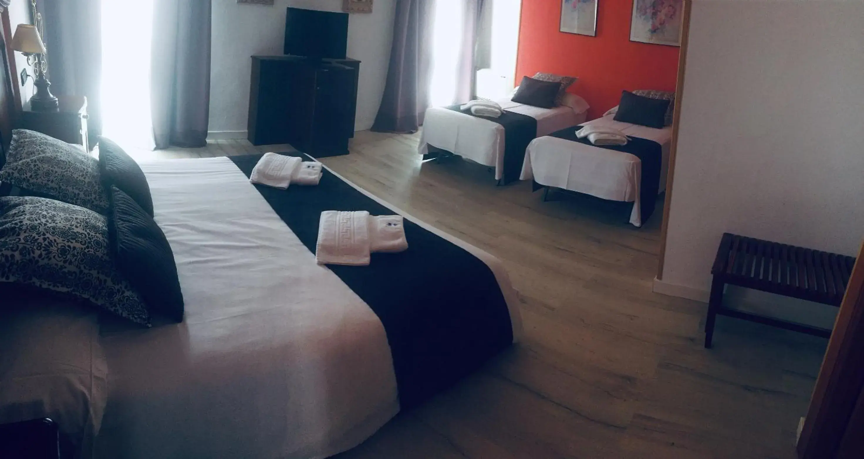 Family Room (2 Adults + 2 Children) in Rey Sancho Palencia Family Room (2 Adults + 2 Children) in Rey Sancho Palencia