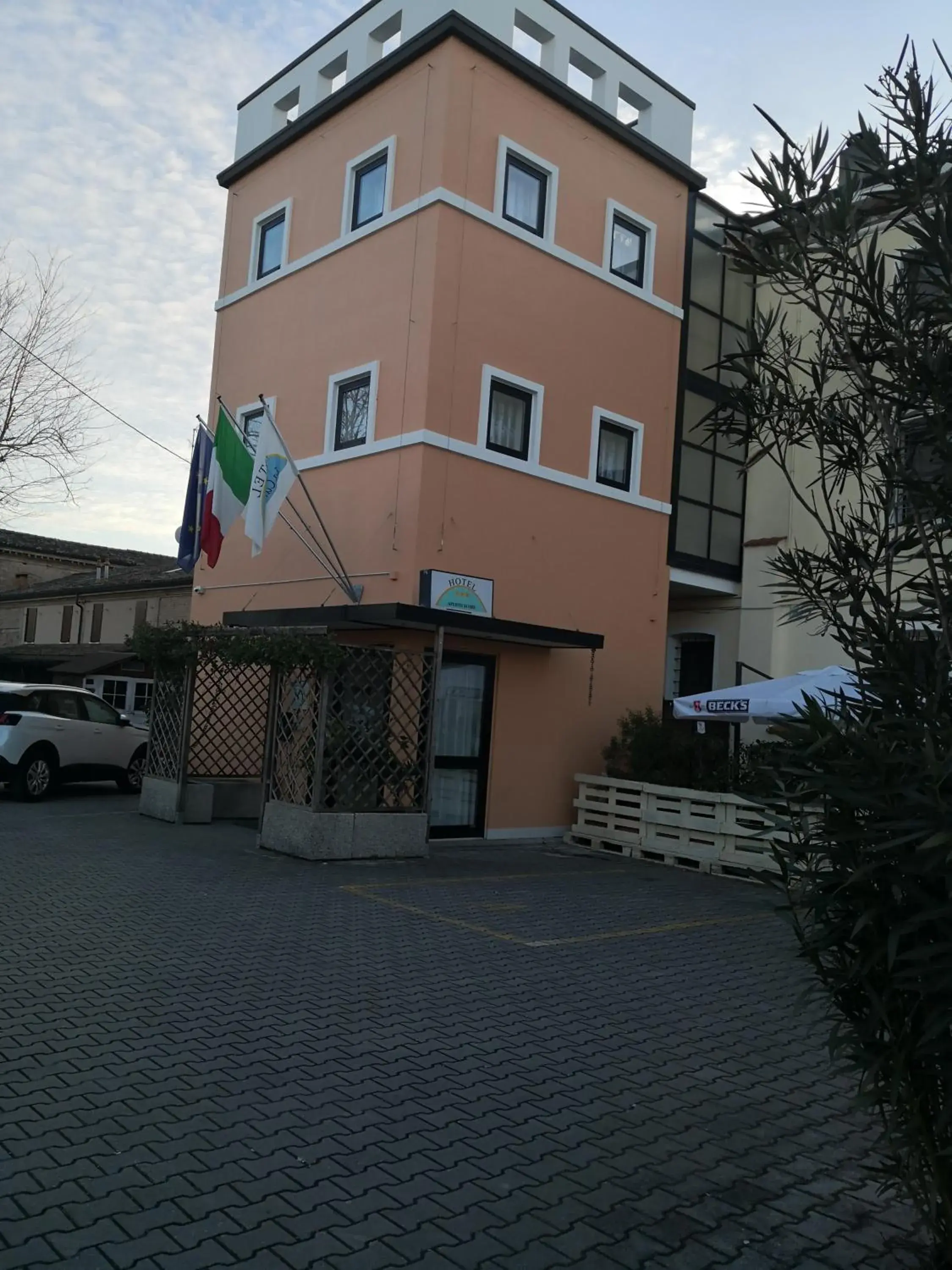 Hotel La Cantina Hotel La Cantina