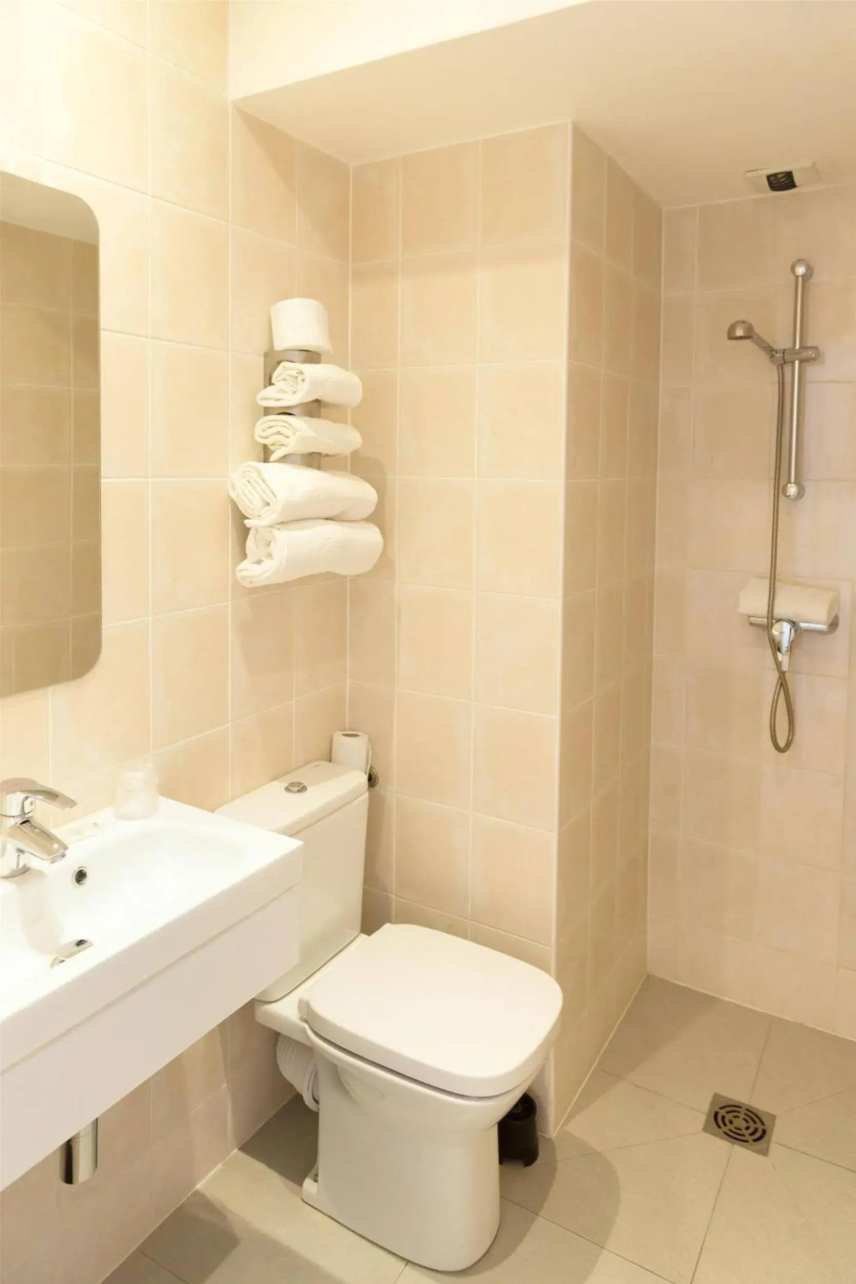 Twin Room in Hôtel Le Saint Germain Twin Room in Hôtel Le Saint Germain