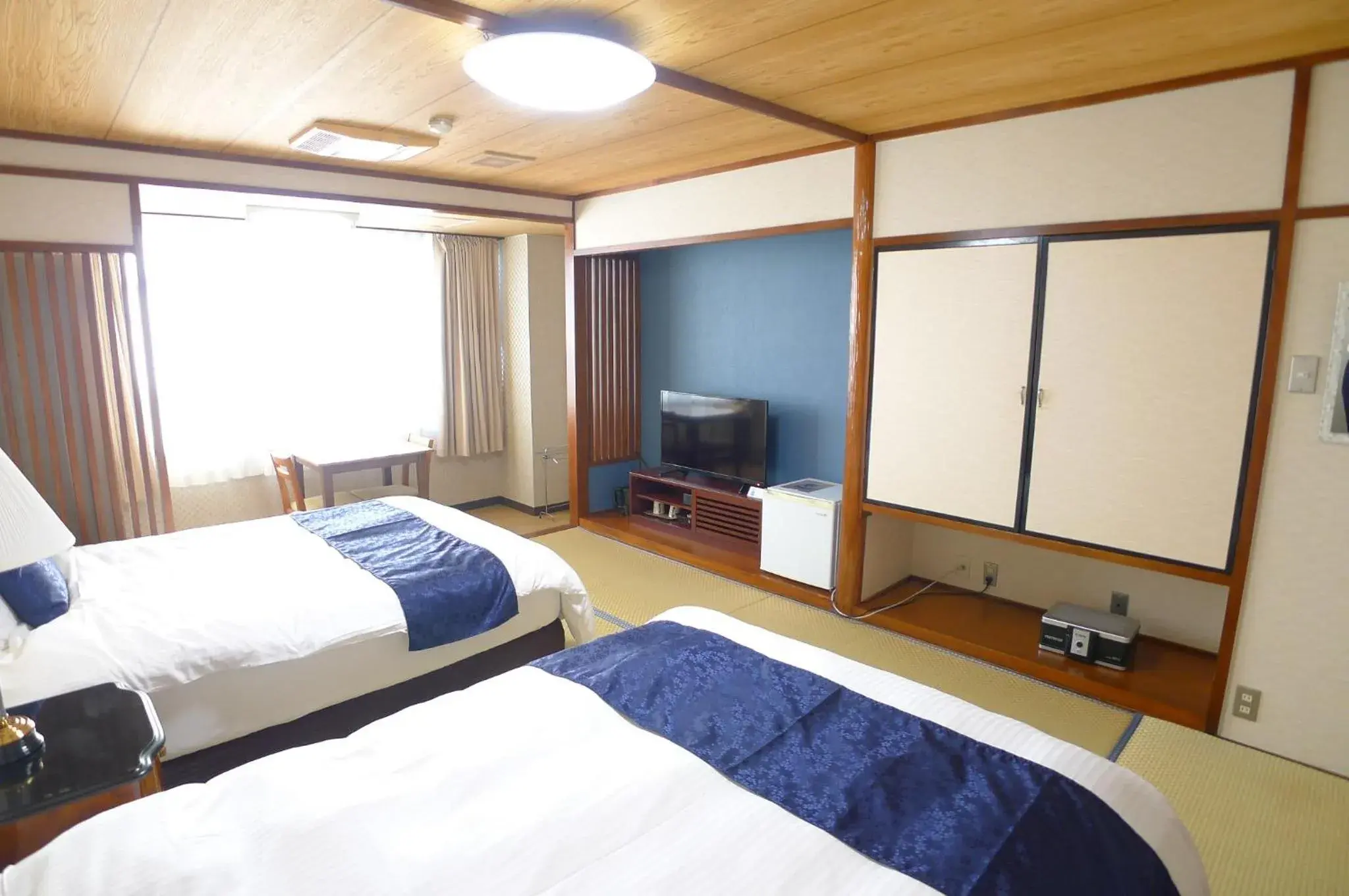 Superior Double Room with Two Double Beds - single occupancy in Hotel Shin Makomo Superior Double Room with Two Double Beds - single occupancy in Hotel Shin Makomo