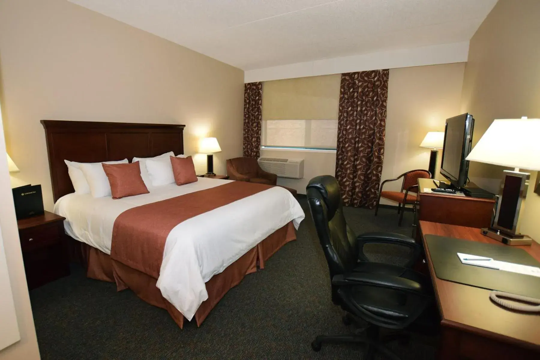 King Room in Lakeland Inn Hotel King Room in Lakeland Inn Hotel