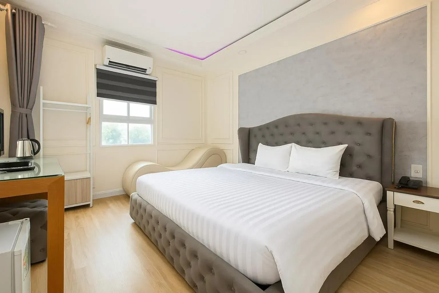 Superior Queen Room in Quy Hung Hotel Central Superior Queen Room in Quy Hung Hotel Central