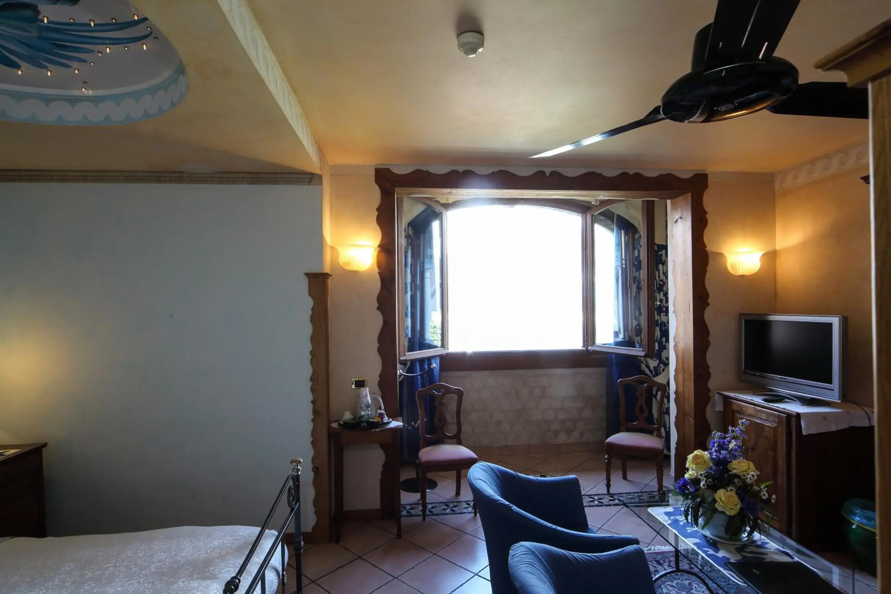 Double Room with Lake View in Albergo Ristorante Conca Azzurra Double Room with Lake View in Albergo Ristorante Conca Azzurra