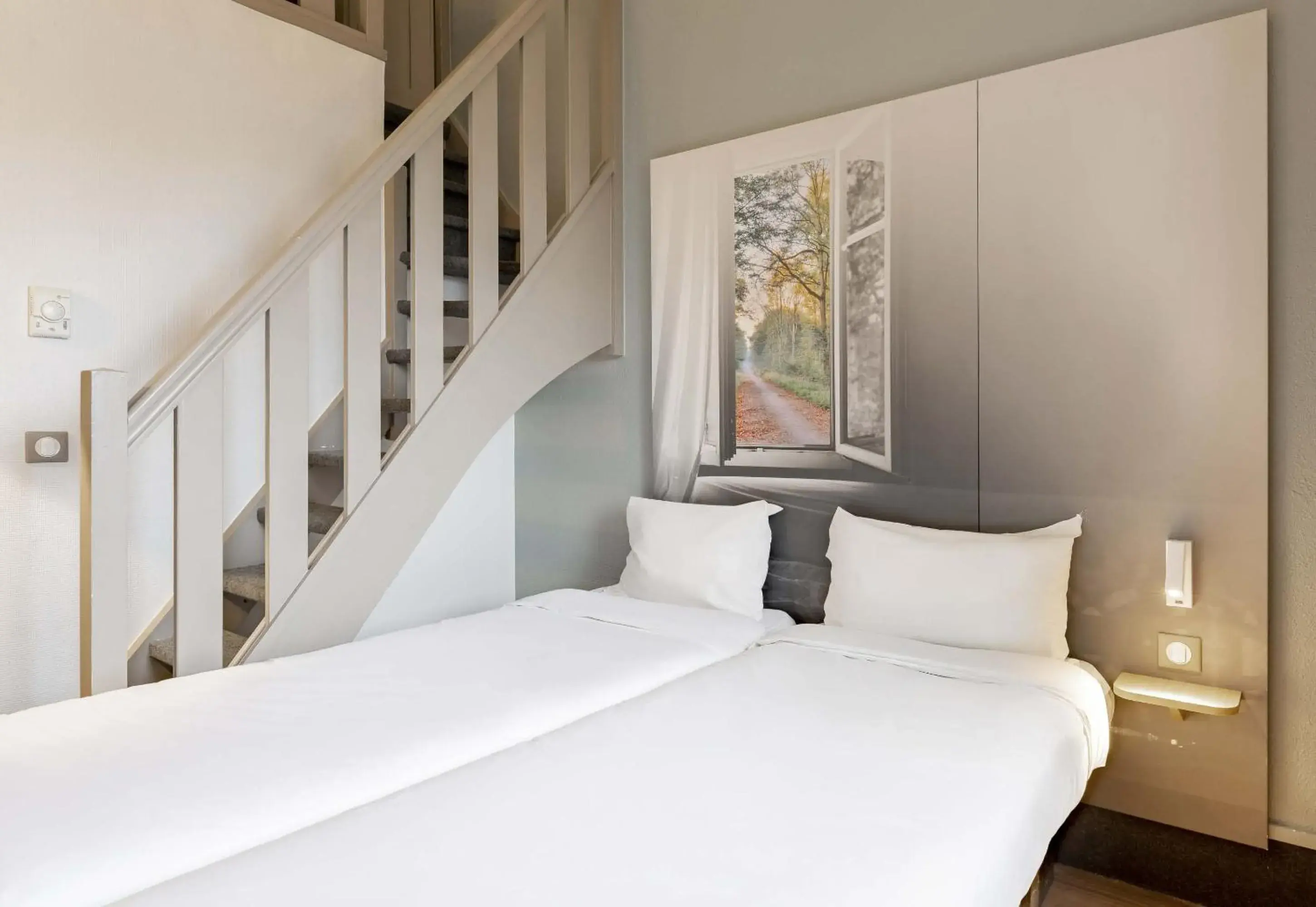 Classic Quadruple Room in B&B HOTEL Douai Parc Des Expos Cuincy Classic Quadruple Room in B&B HOTEL Douai Parc Des Expos Cuincy