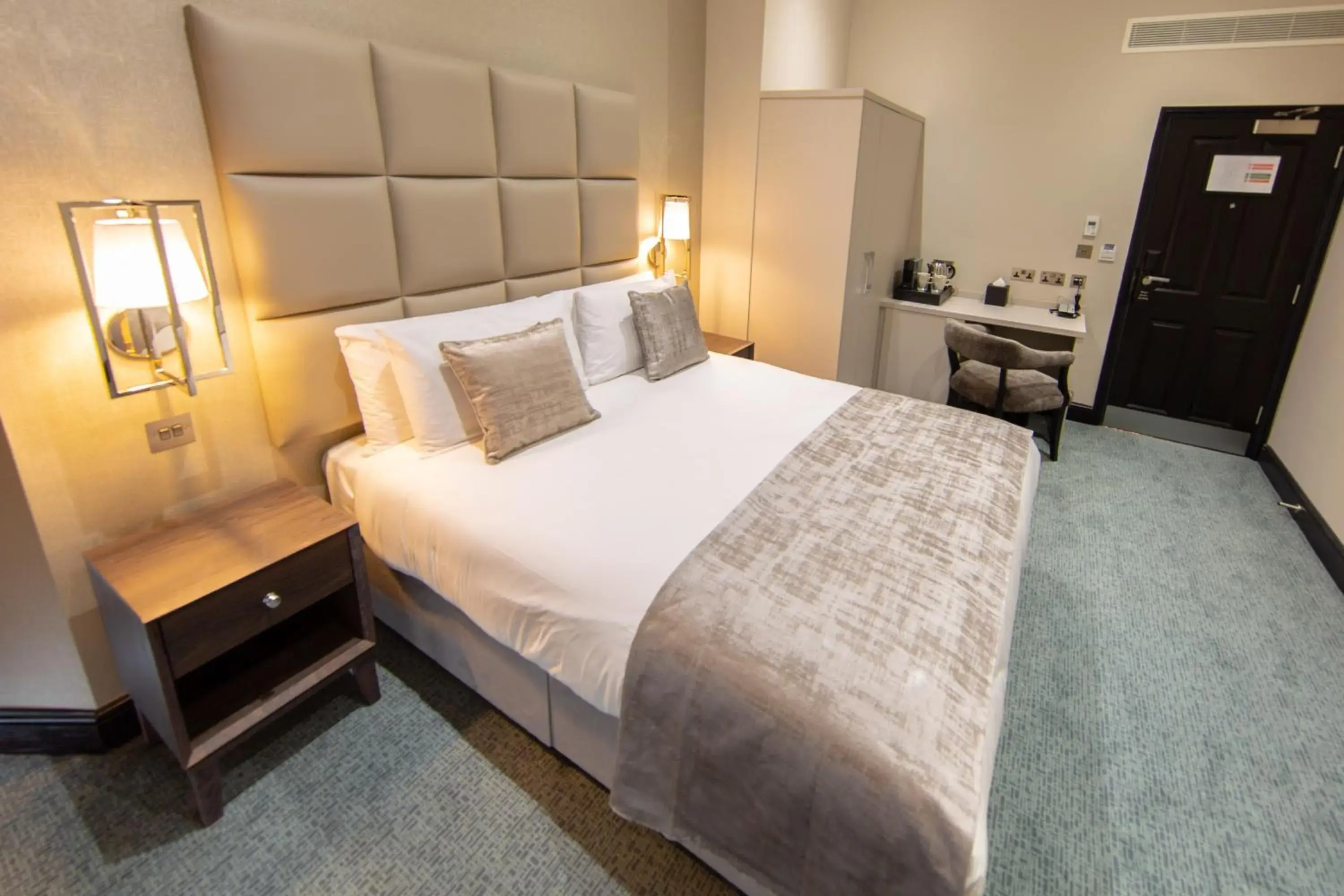 Standard Double Room in The Crescent Hyde Park Standard Double Room in The Crescent Hyde Park