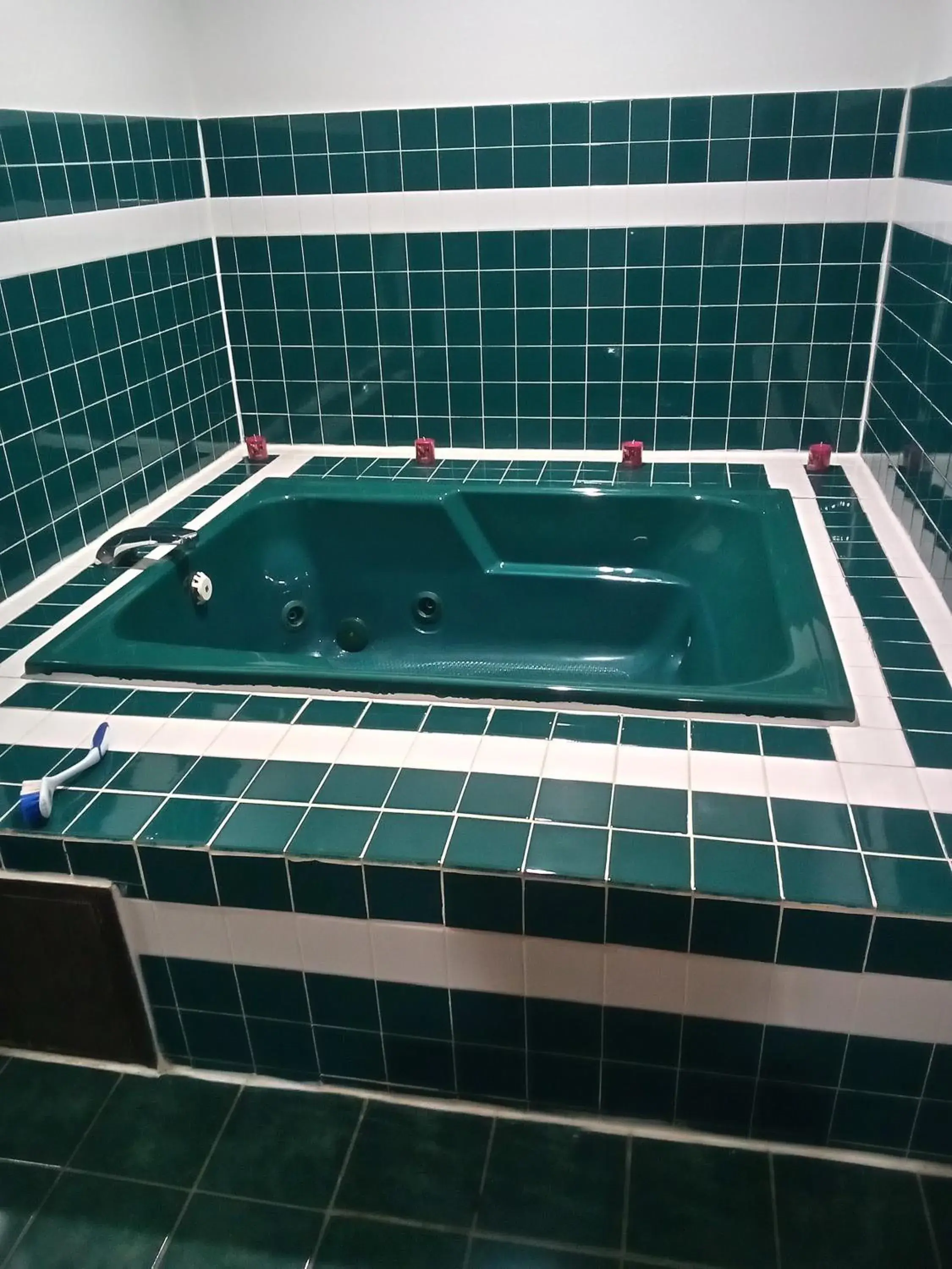 Suite with Hot Tub in Relax Inn Suite with Hot Tub in Relax Inn